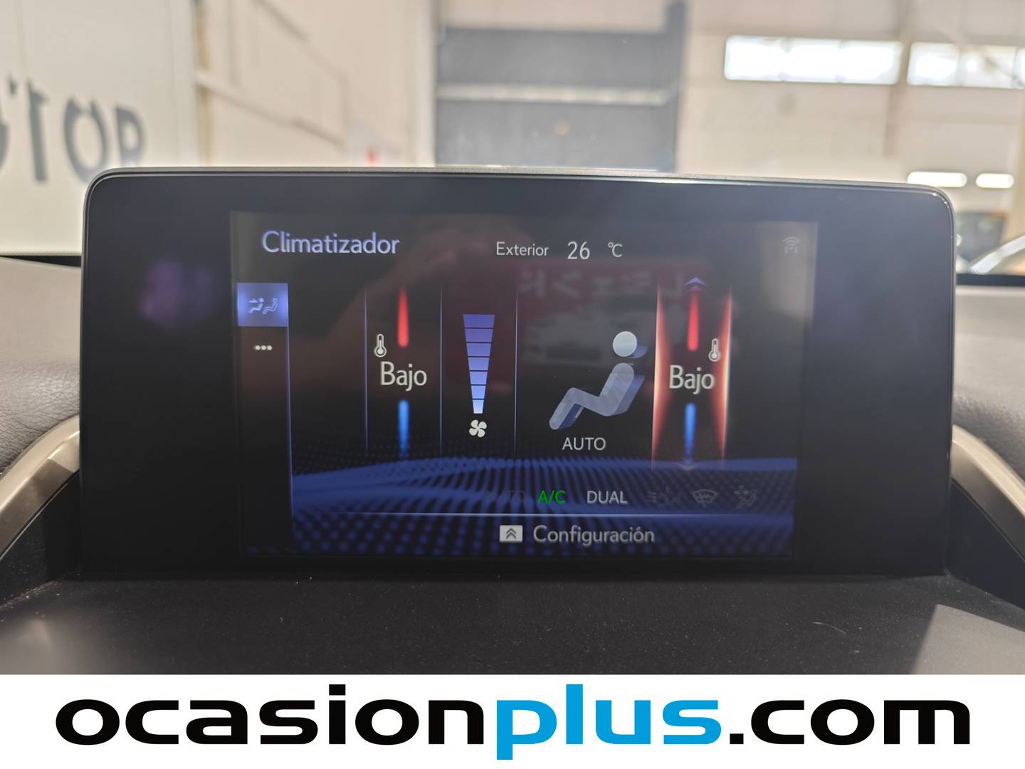 Foto Lexus NX Lexus NX 300h Business 2WD (197 CV)