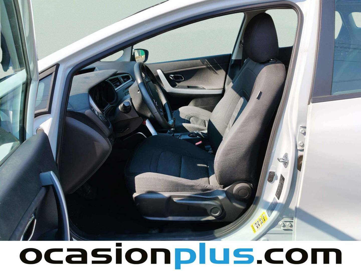 KIA Ceed KIA Cee`d 1.4 CVVT Concept Plus (100 CV) gasolina