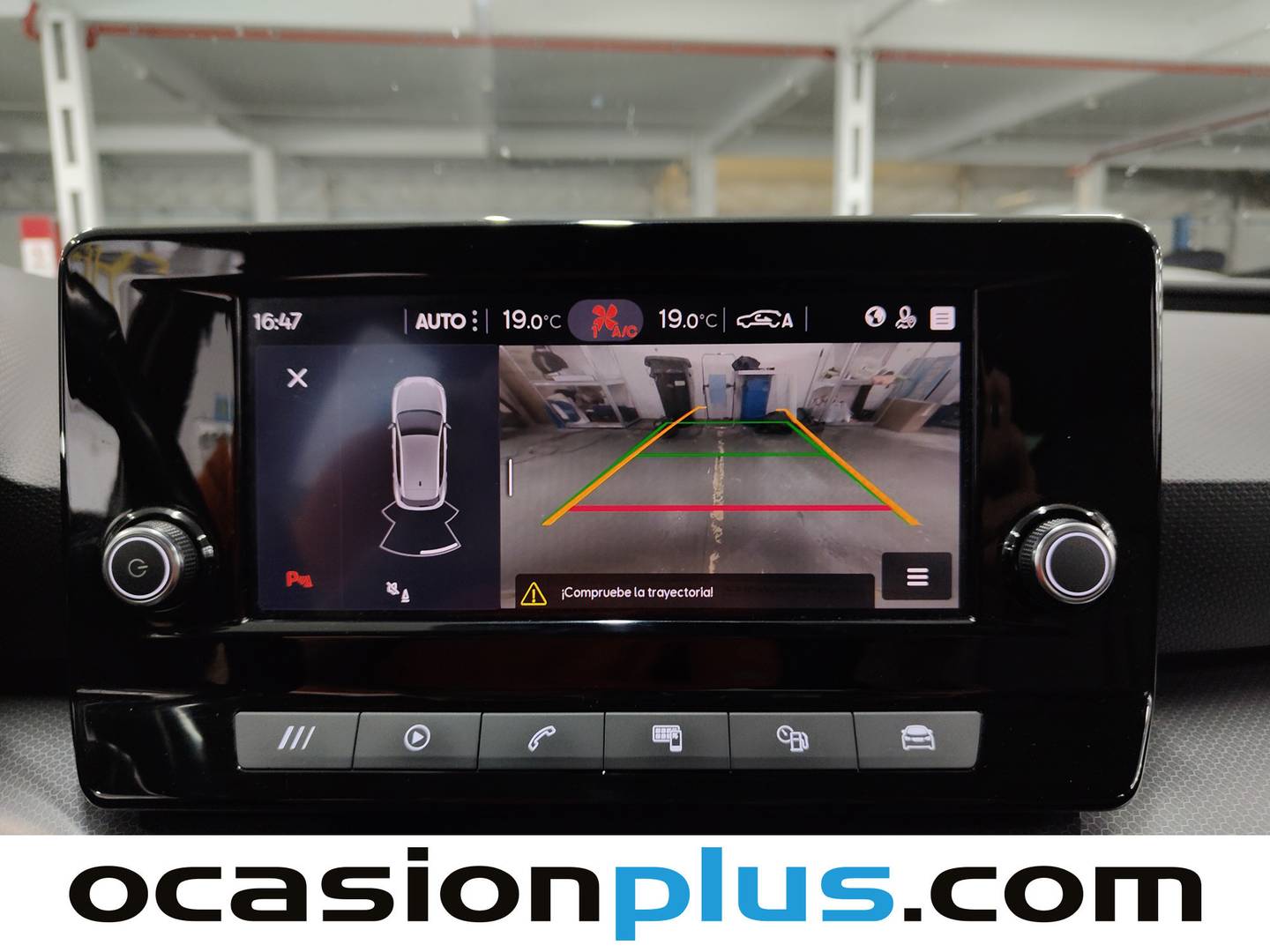 Equipamiento del Seat León SEAT León 2.0 TDI S&S Style Go (115 CV)