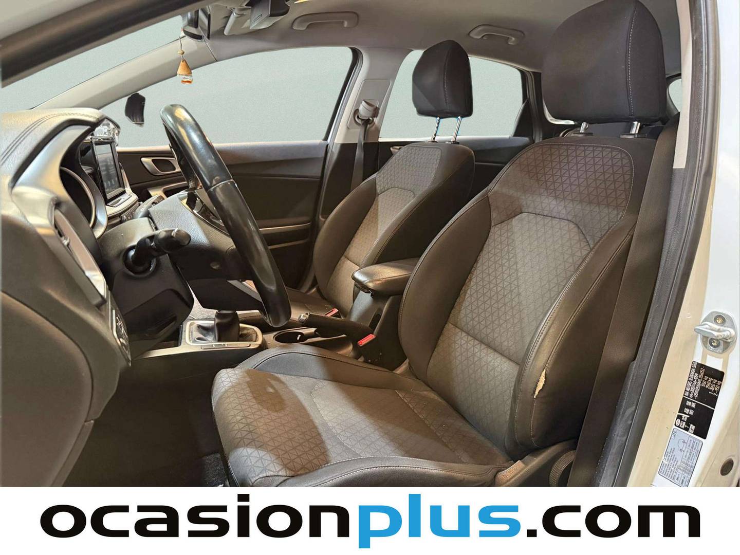 Foto asientos delanteros KIA Ceed KIA Ceed 1.4 CVVT Drive (100 CV)