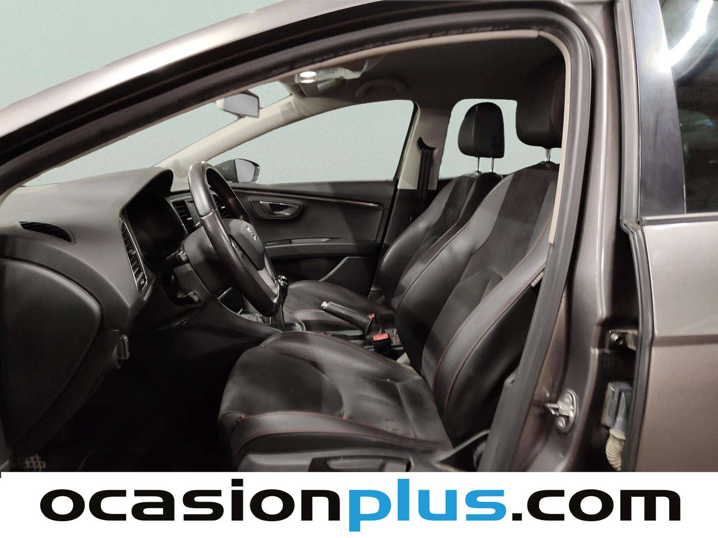 Foto asientos delanteros Seat León Seat León ST 1.8 TSI S&S FR (180 CV)