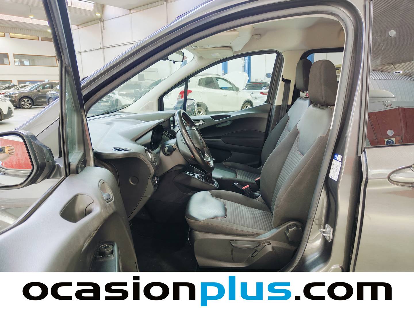 Foto asientos delanteros Ford Tourneo Courier Ford Tourneo Courier 1.0 EcoBoost Sport (100 CV)