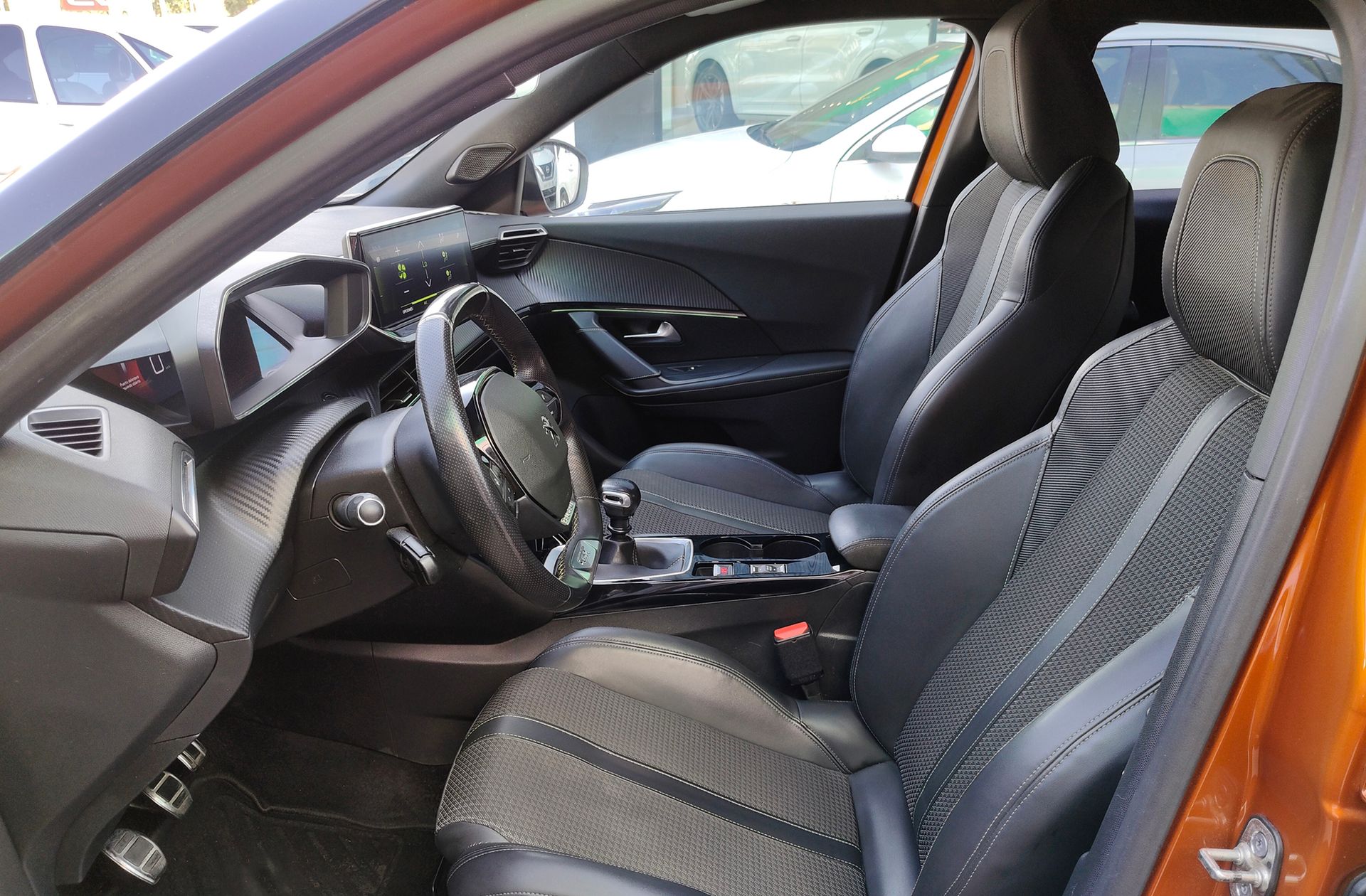 Peugeot 2008 PureTech 130 GT Line - foto 11