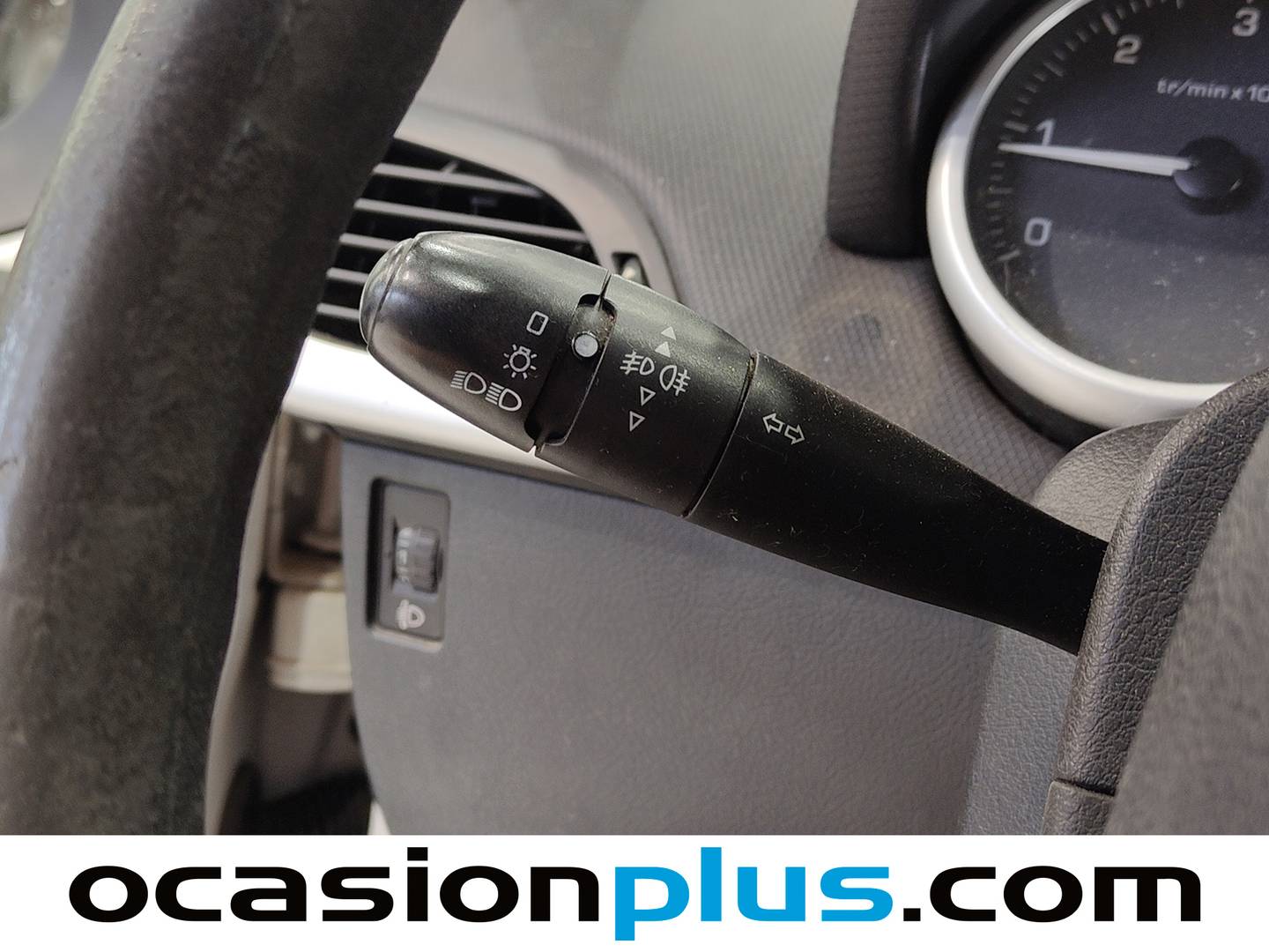 Peugeot 207 + Peugeot 207+ 1.4 HDI FAP (68 CV) 2013