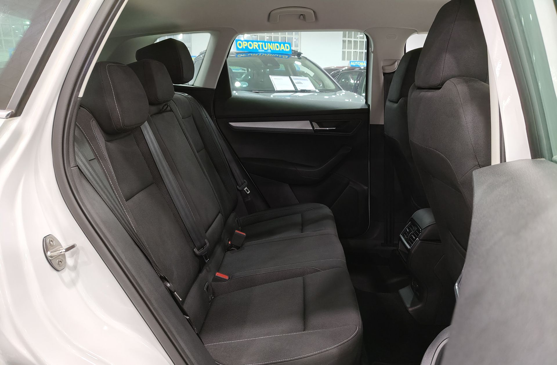 Škoda Karoq 2.0 TDI Selection 85 - foto 21