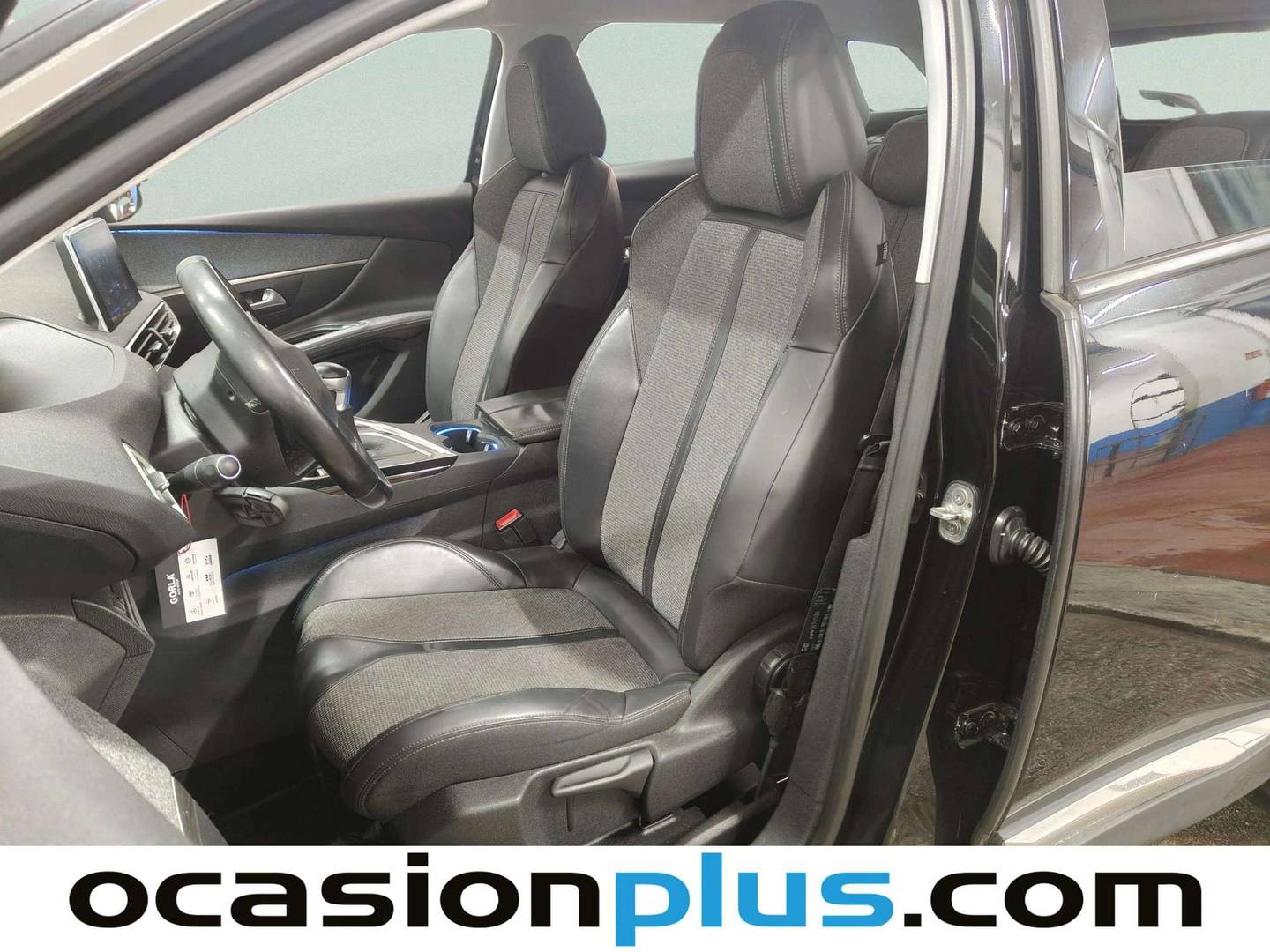 Foto asientos delanteros Peugeot 3008 Peugeot 3008 PureTech 130 Allure (130 CV)