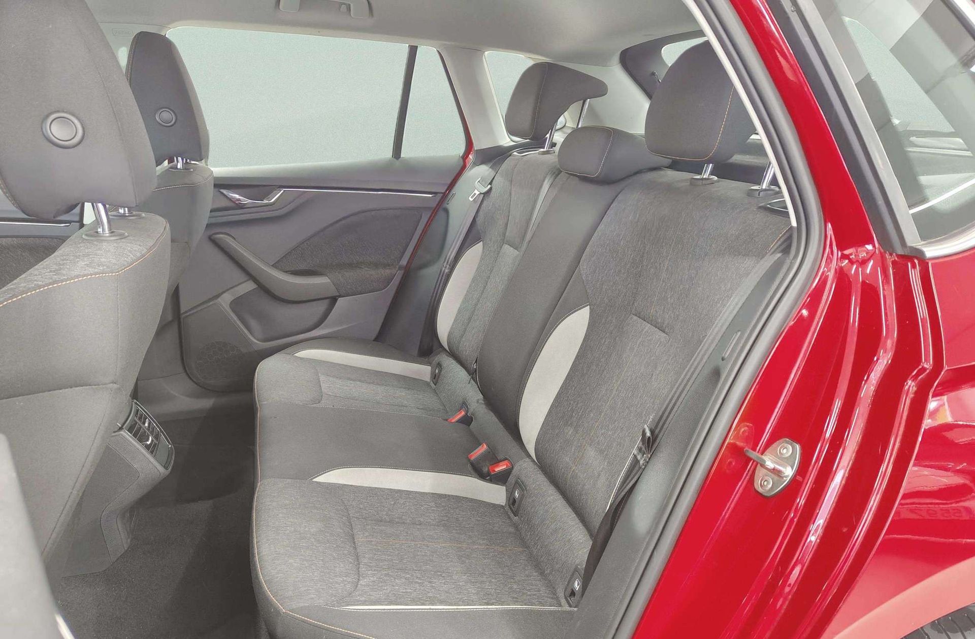 Škoda Kamiq 1.0 TSI Style - foto 9