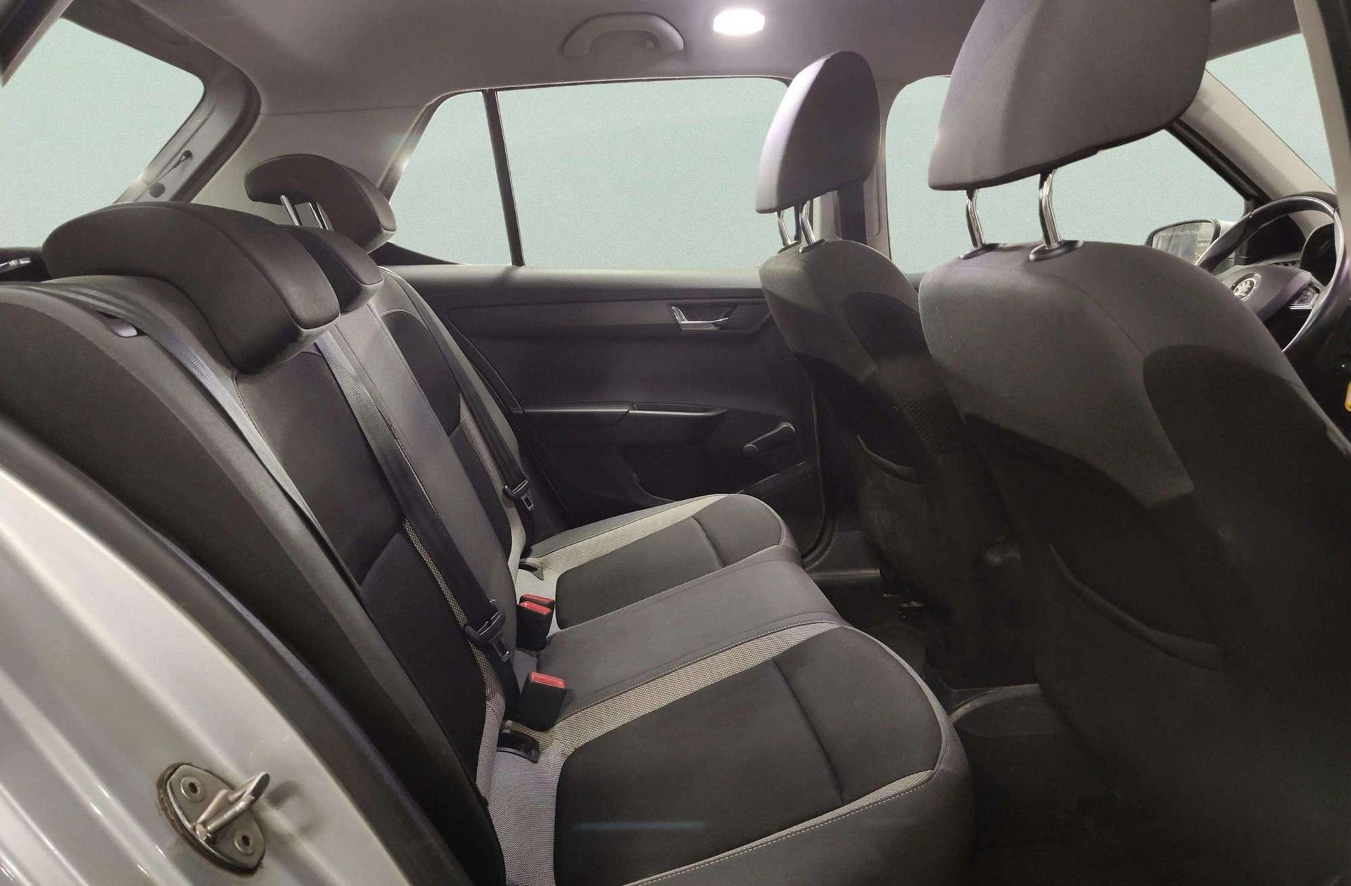 Škoda Fabia 1.2 TSI Ambition - foto 13