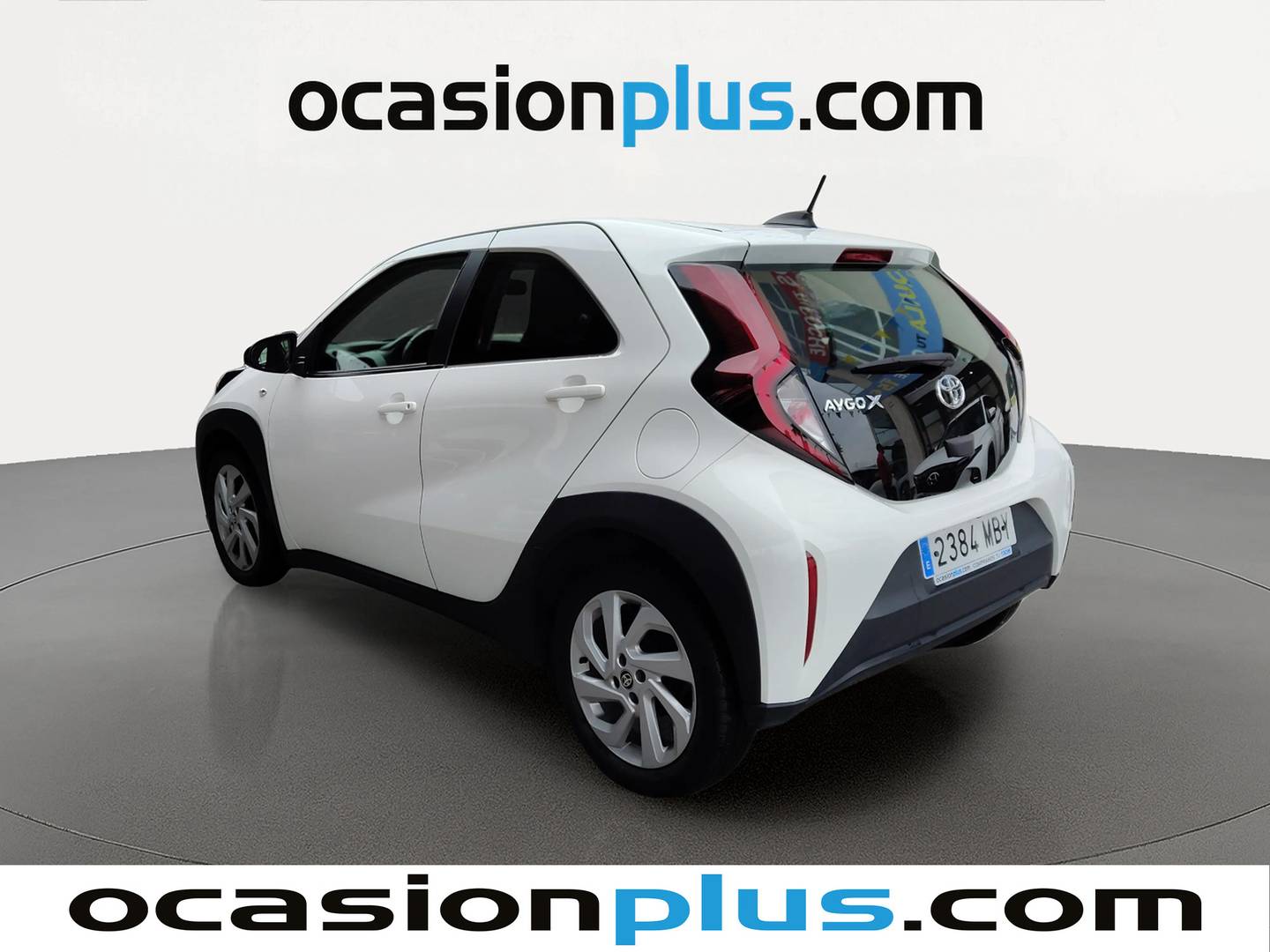 Foto trasera Toyota Aygo X Cross Toyota Aygo X Cross 1.0 VVT-I Play (72 CV) izquierda