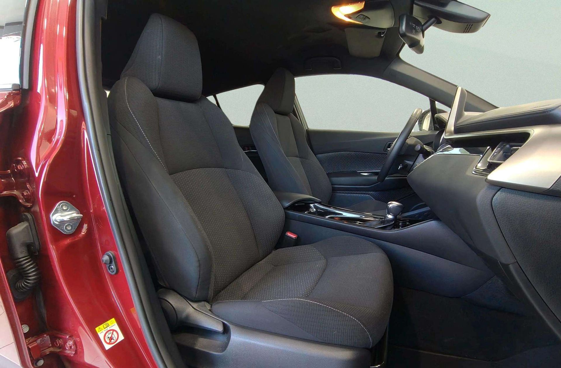 Toyota C-HR 1.8 125H Advance - foto 18