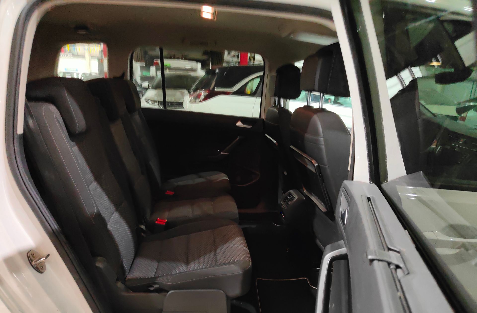 Volkswagen Touran Advance 1.6 TDI SCR BMT - foto 17