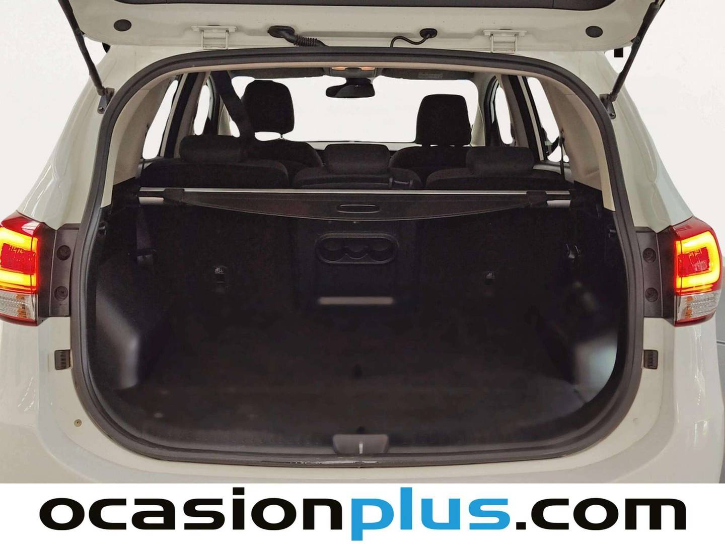 Fotos maletero KIA Carens KIA Carens 1.6 GDi UEFA Euro 2016 Eco-Dynamics (135 CV)