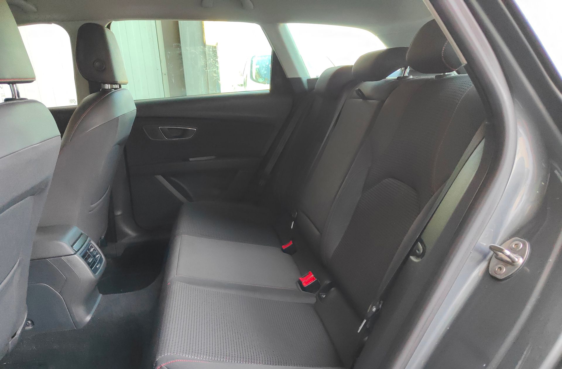 SEAT León ST 2.0 TDI FR DSG - foto 10