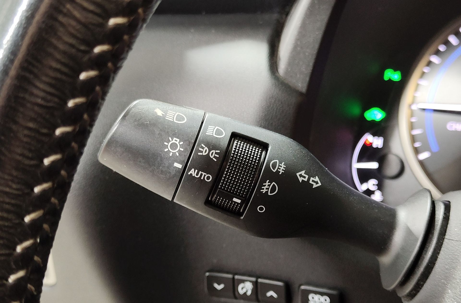 Lexus NX 300h Executive Tecno 4WD - foto 35
