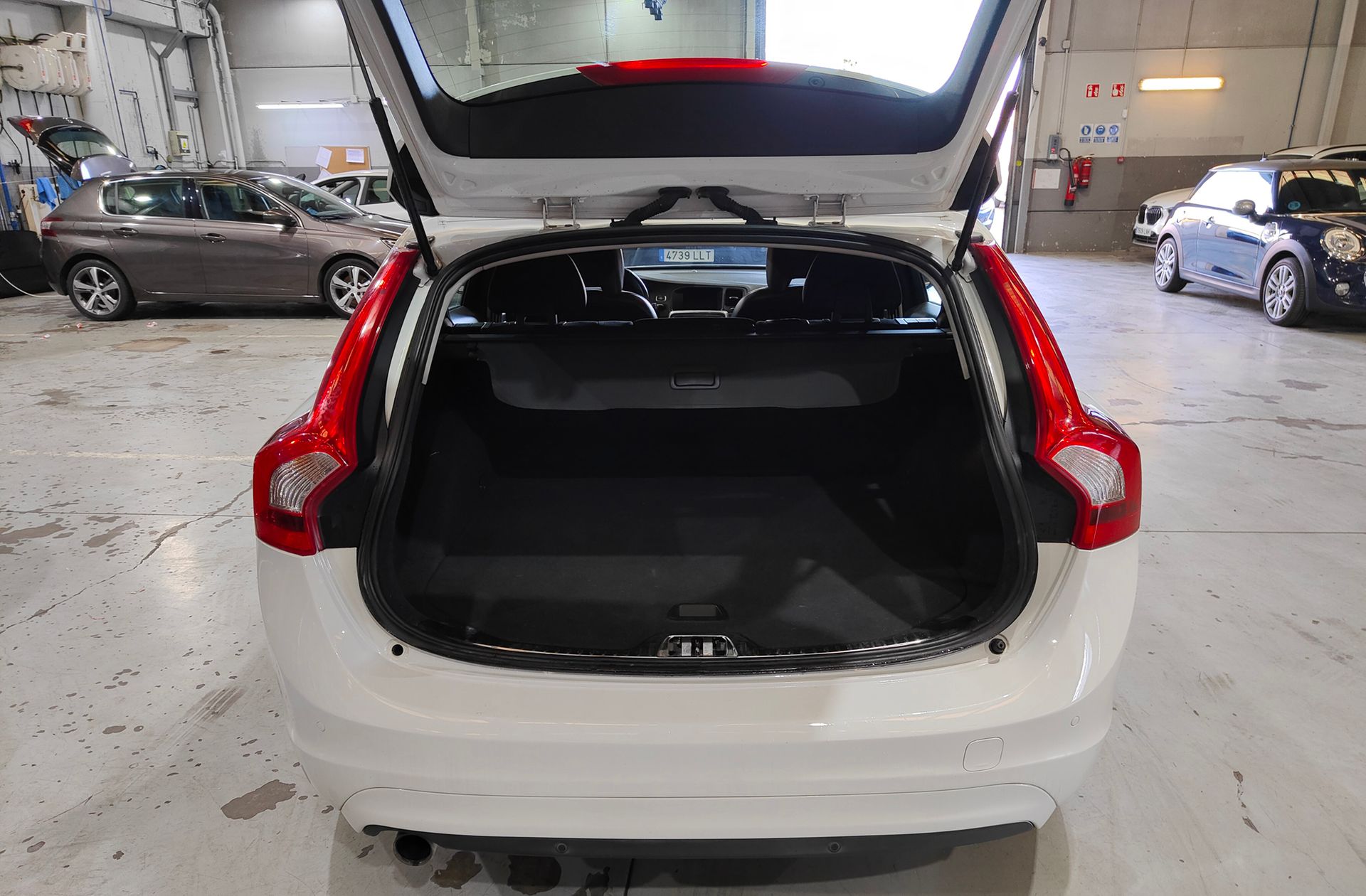 Volvo V60 D3 Momentum - foto 14