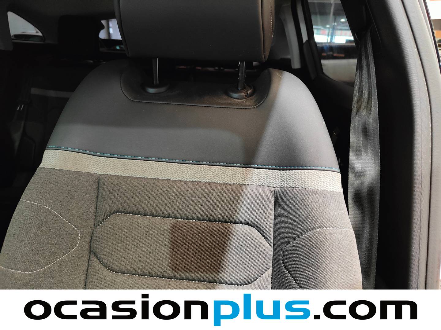 Extras y acabados del Citroën C4 Citroën C4 PureTech 130 S&S 6v Plus (131 CV)