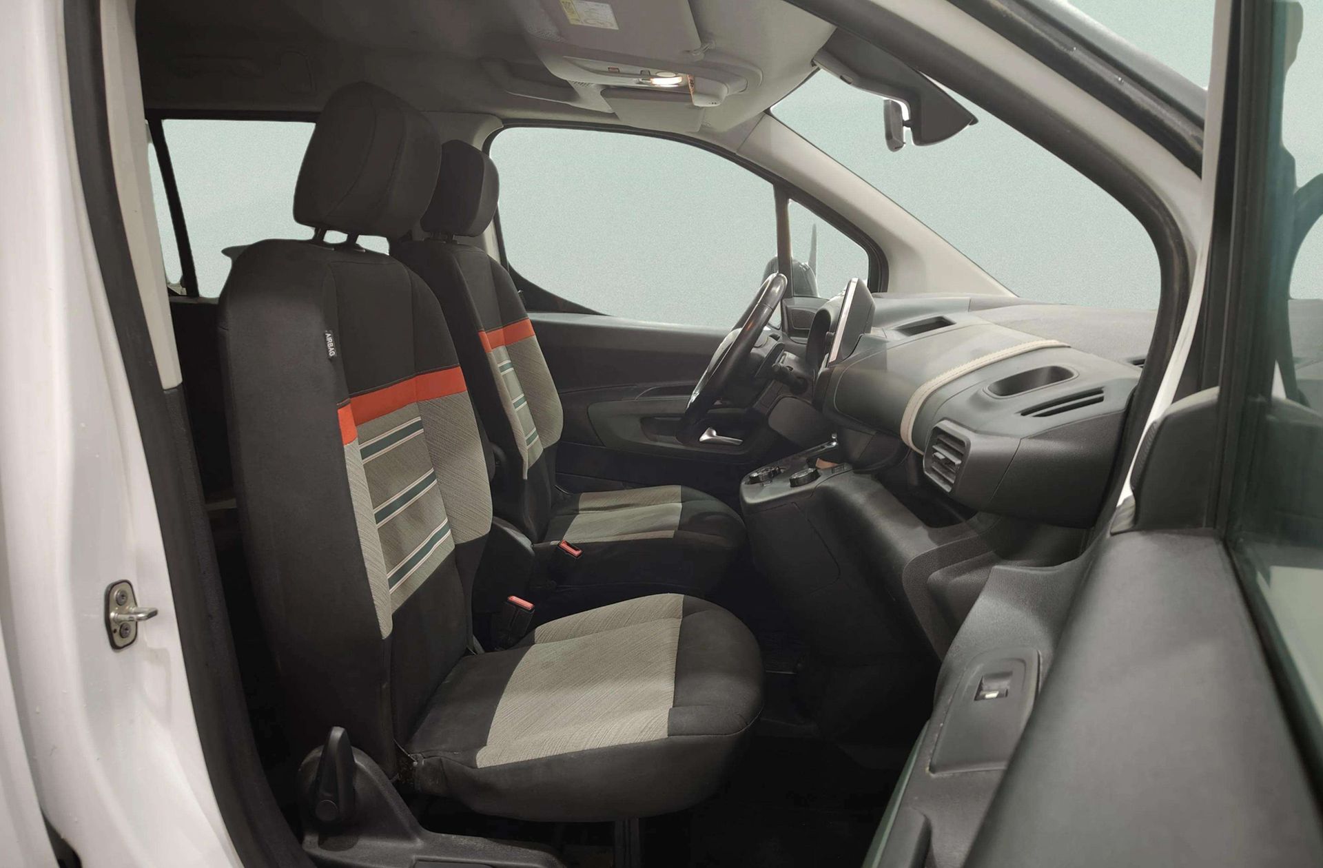Citroën Berlingo BlueHDi 130 Talla XL Shine EAT8 7 plazas - foto 21