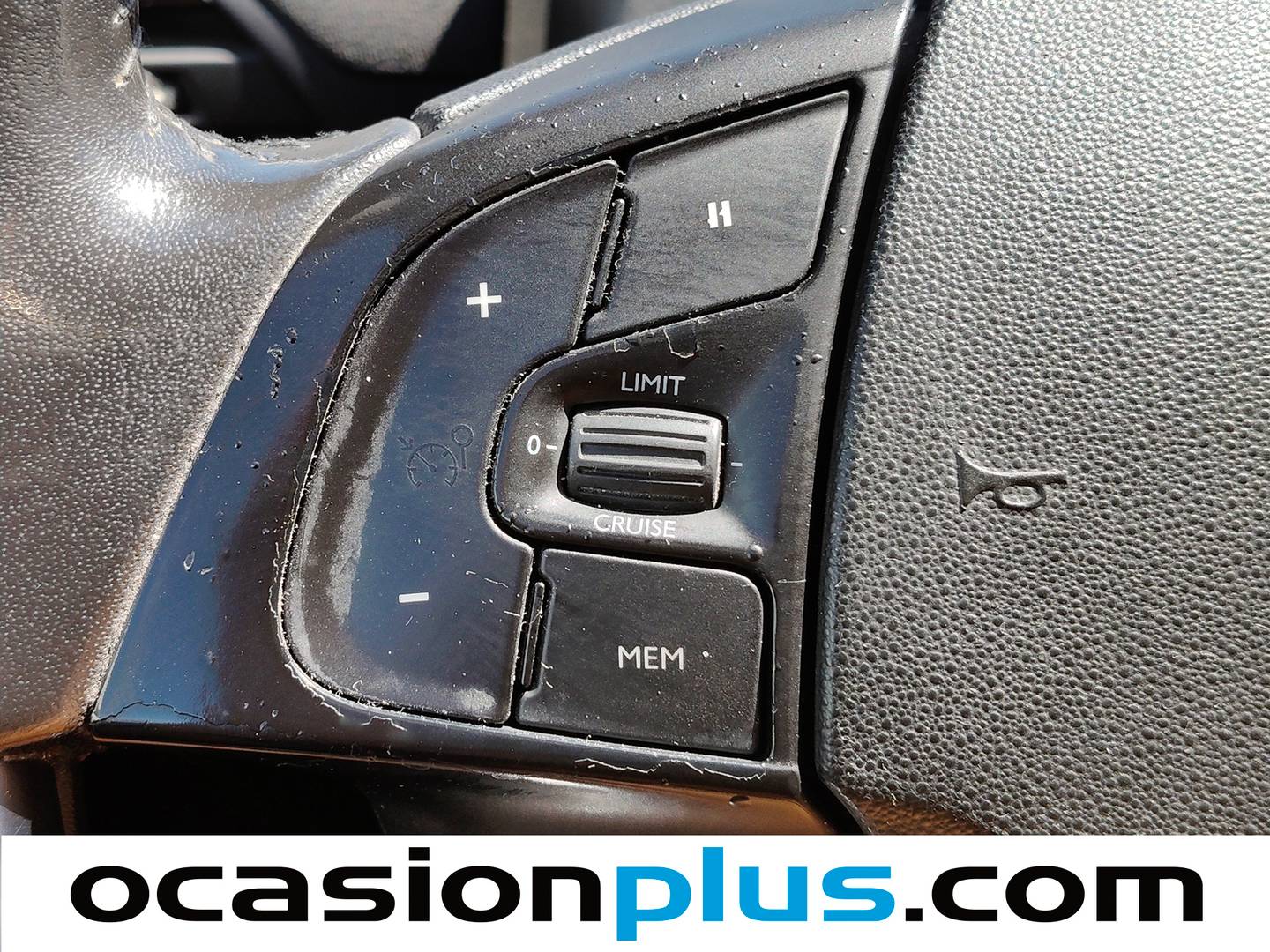 Equipamiento del Citroën C4 Picasso Citroën C4 Picasso PureTech 130 S&S Live Edition (130 CV)