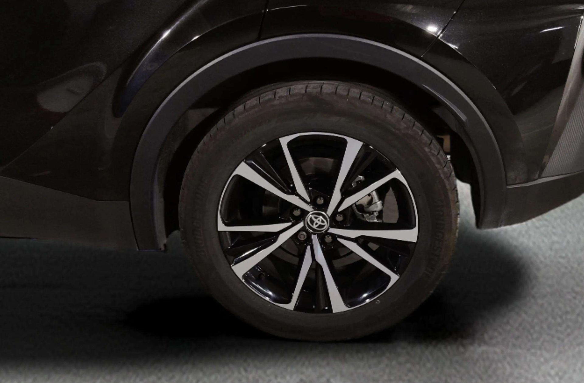 Toyota C-HR 220PH Advance - foto 40