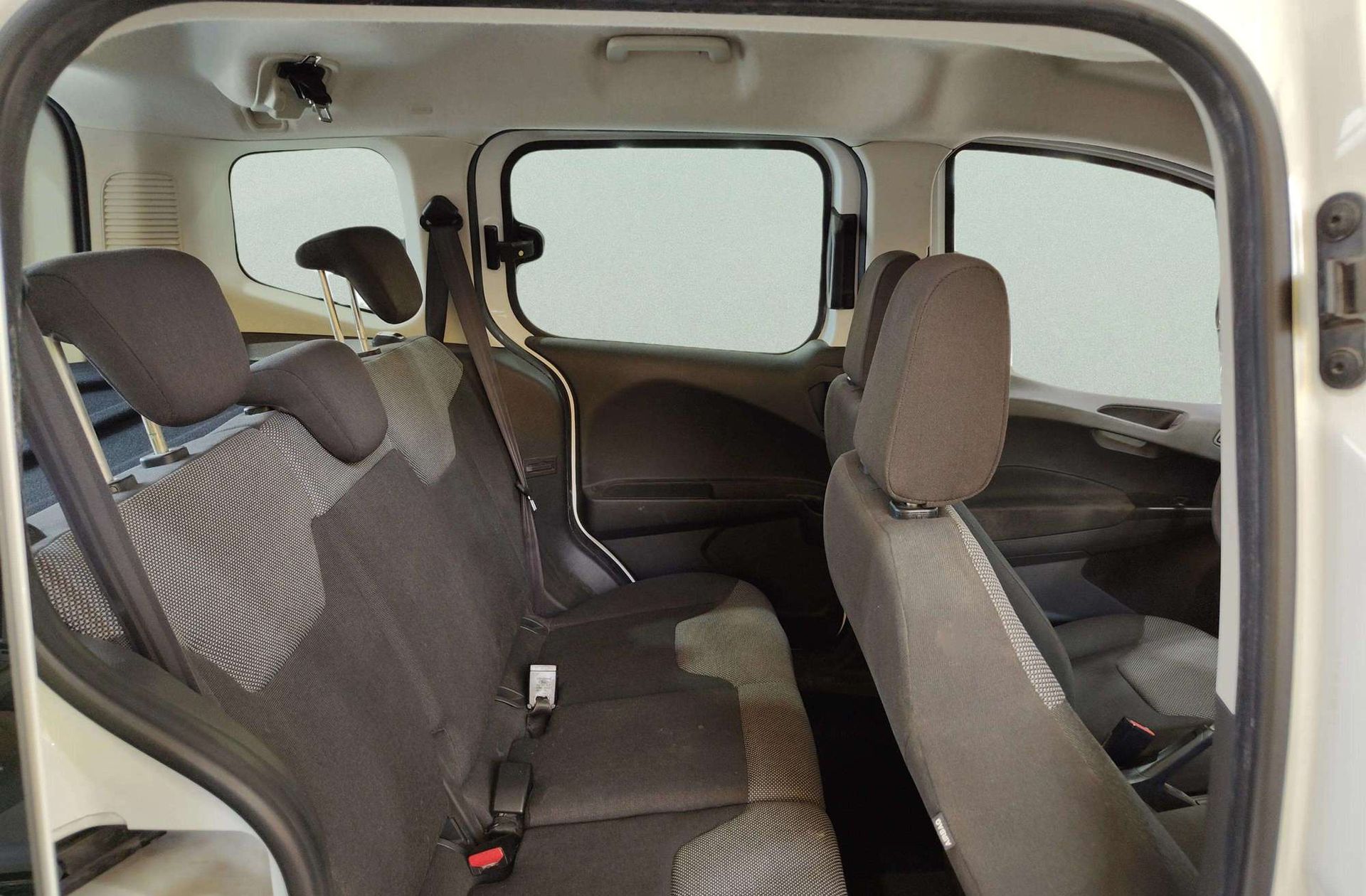 Ford Tourneo Courier 1.0 EcoBoost Ambiente - foto 13