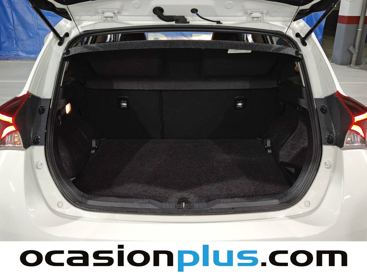 Fotos maletero Toyota Auris Toyota Auris 140H Hybrid Feel! Edition (136 CV)