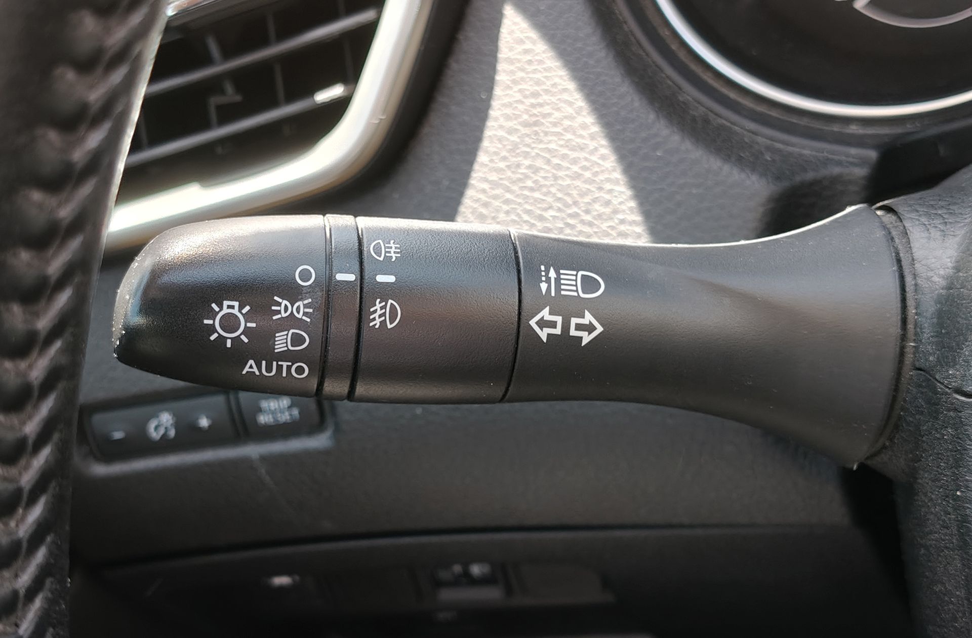Nissan Qashqai DIG-T 115 N-Connecta - foto 24