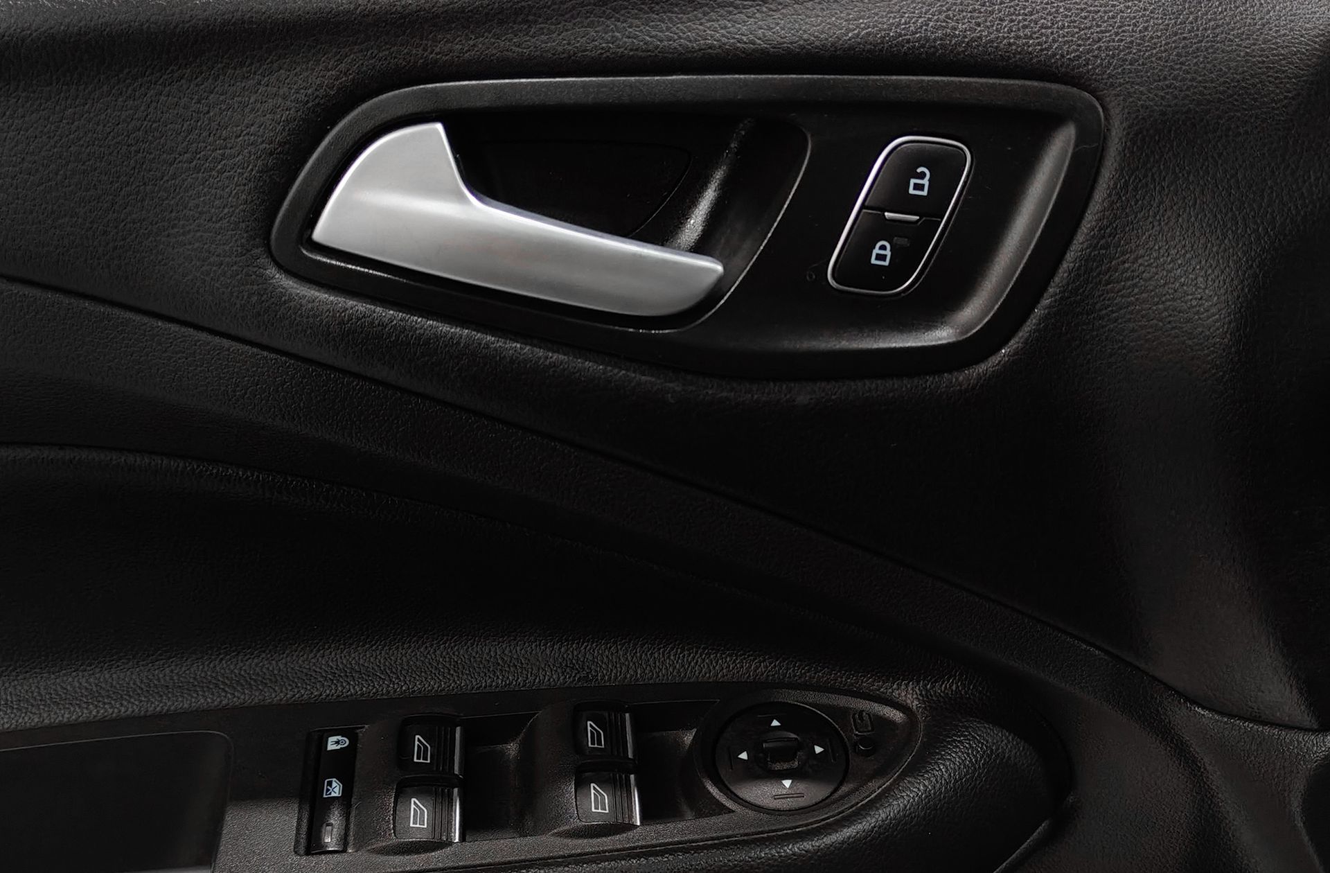 Ford Kuga 1.5 EcoBoost ST-Line 4x2 - foto 36
