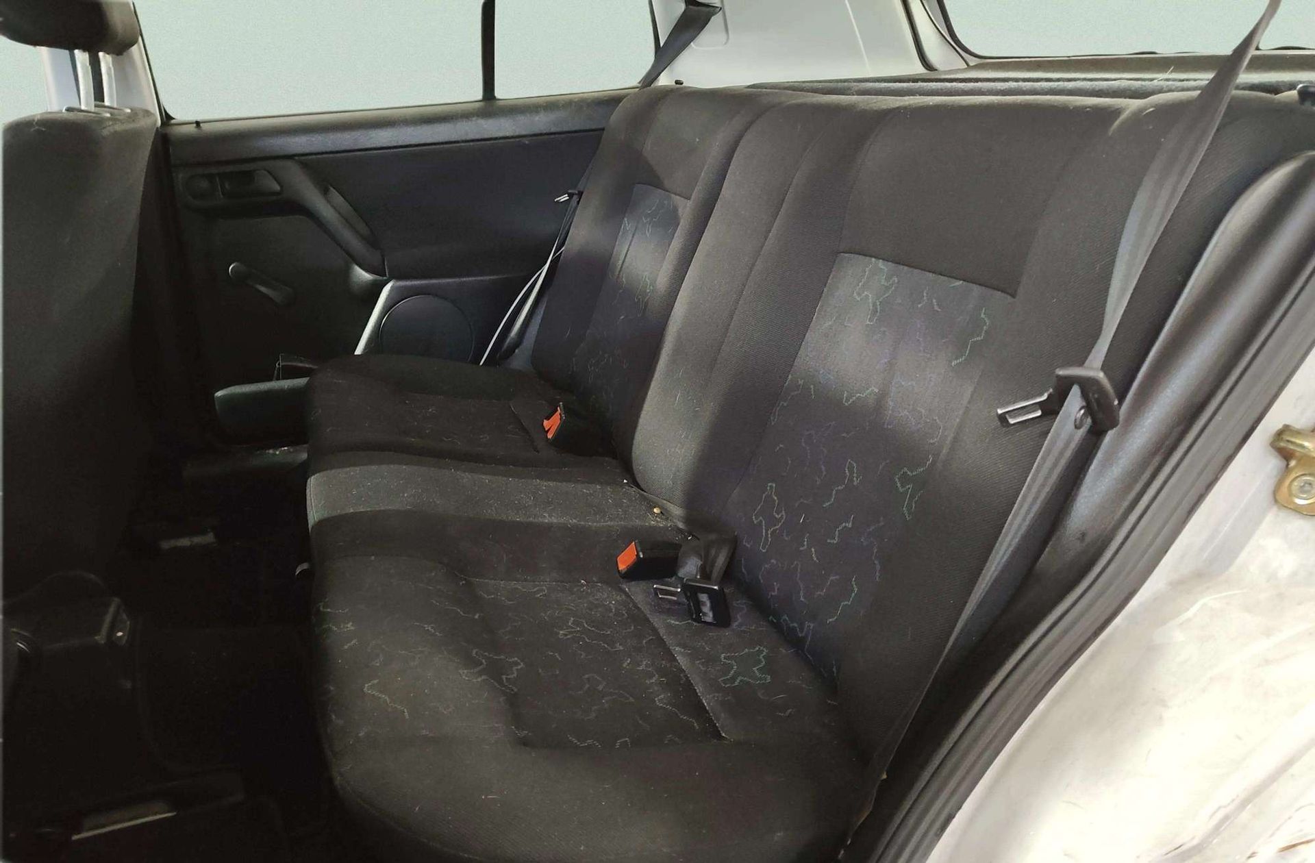 Volkswagen Golf 1.6 S - foto 9