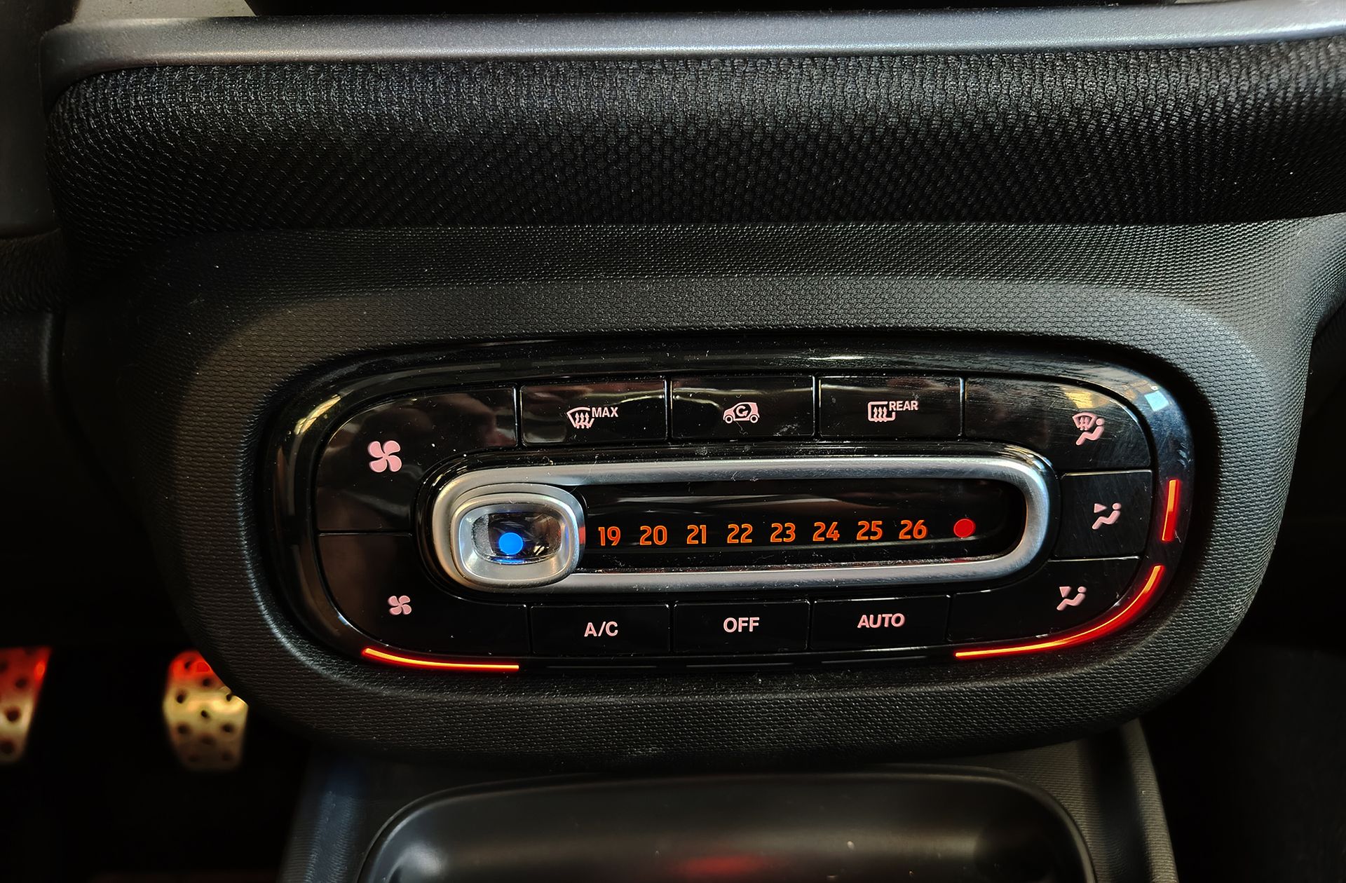 smart fortwo Coupe 66 - foto 24
