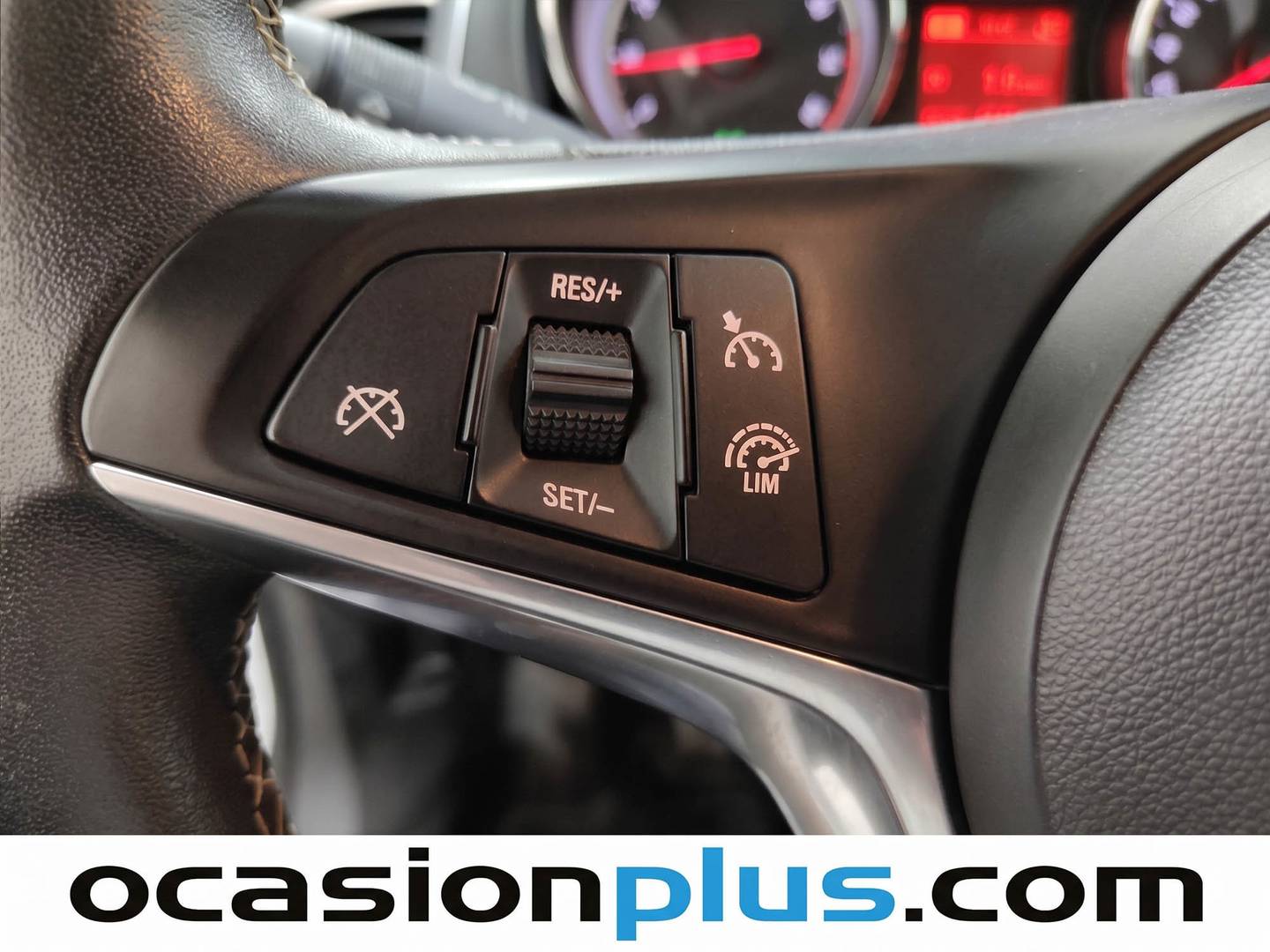 Equipamiento del Opel Adam Opel Adam 1.4 XEL White/Black Link (87 CV)