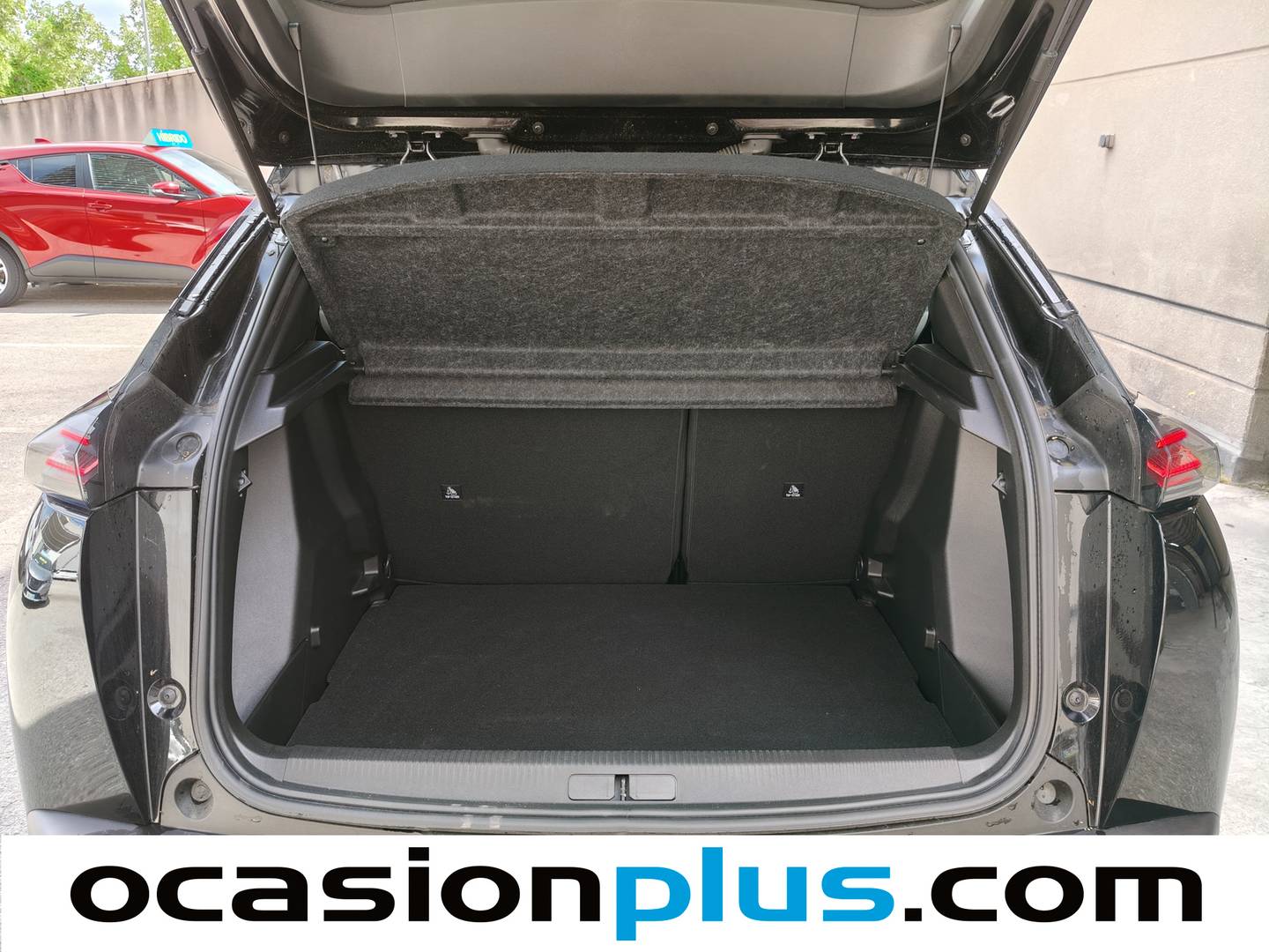 Fotos maletero Peugeot 2008 Peugeot 2008 Allure Hybrid eDCS6 (136 CV)