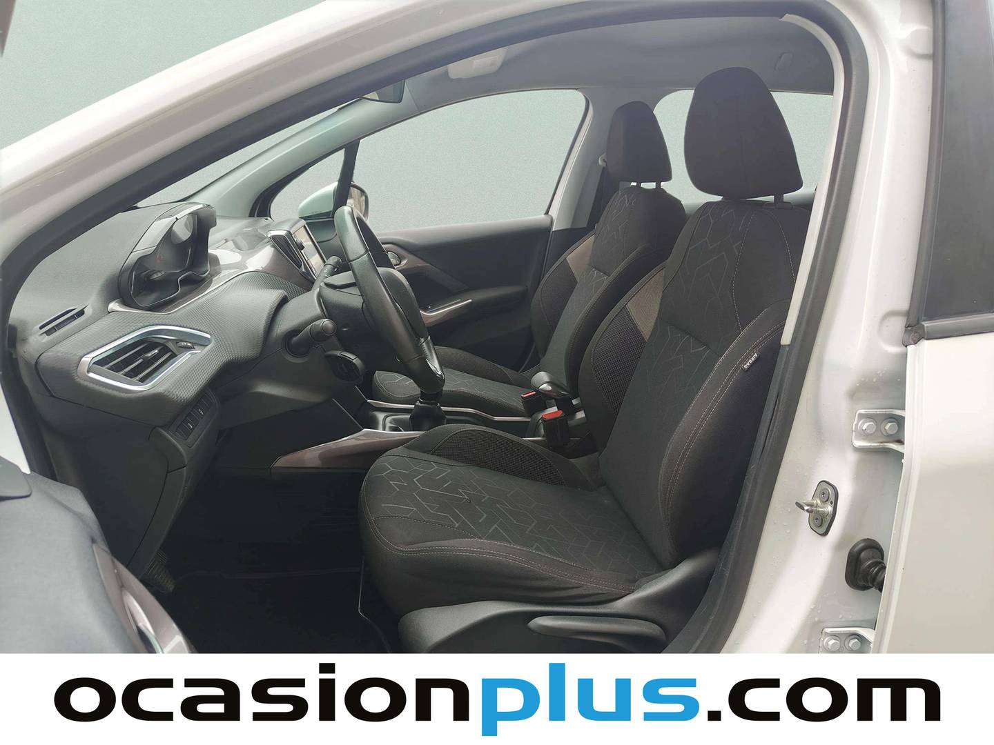 Foto asientos delanteros Peugeot 2008 Peugeot 2008 VTI 82 Active (82 CV)