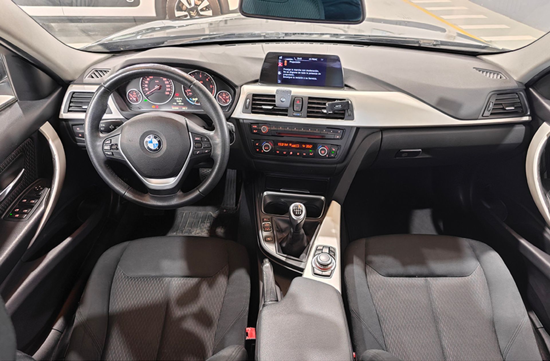BMW Serie 3 318d - foto 6