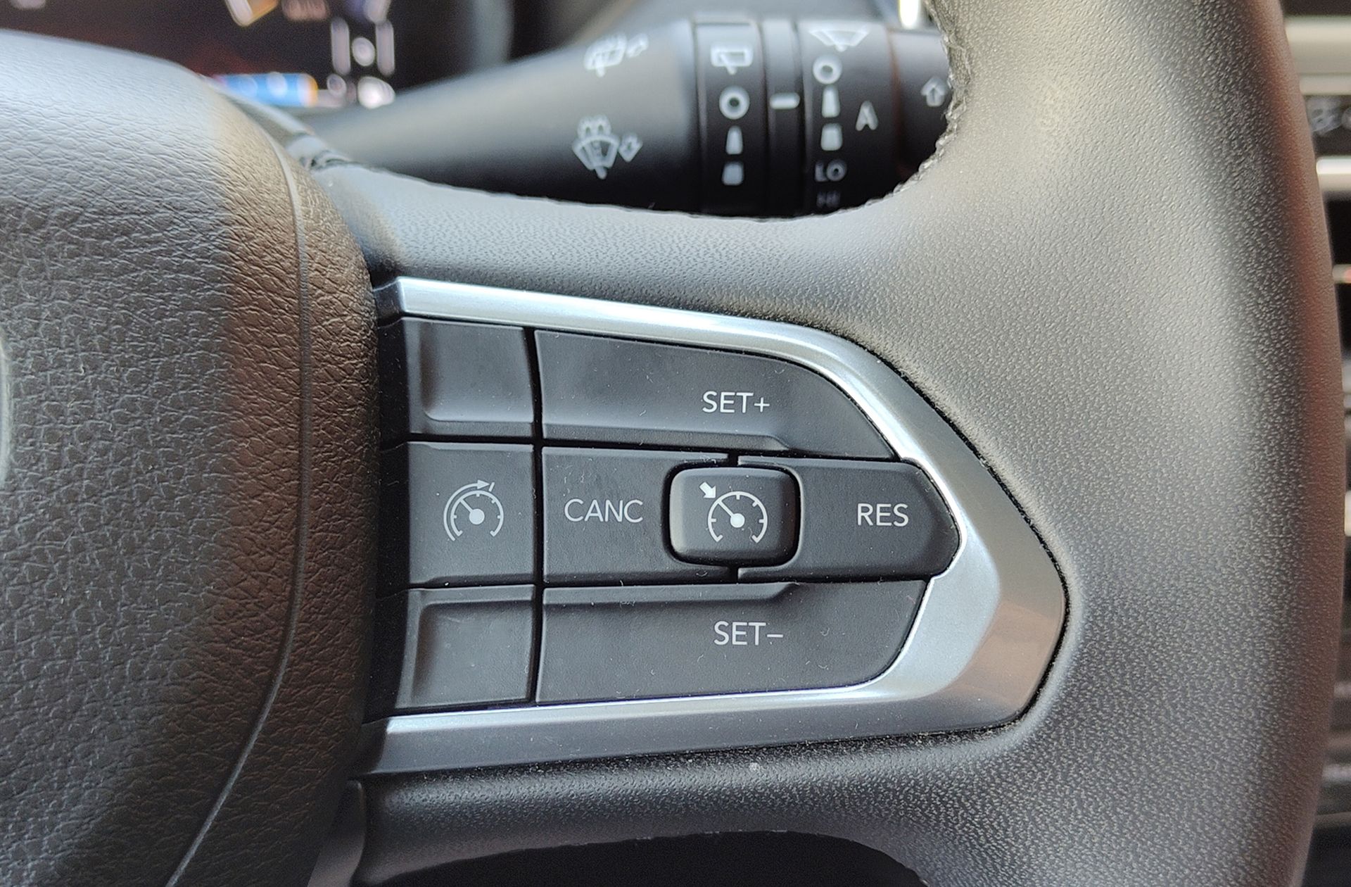 Jeep Compass 1.5 MHEV Night Eagle DCT - foto 27