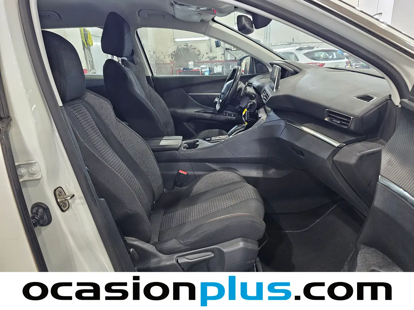 Foto Peugeot 3008 Peugeot 3008 BlueHDI 130 S&S Active EAT8  (130 CV)