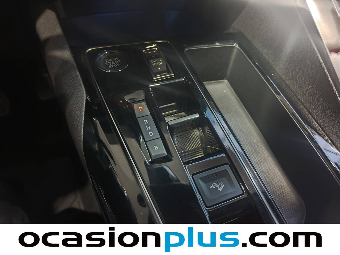 Foto Peugeot 3008 Hybrid Peugeot 3008 Hybrid 300 Allure Pack e-EAT8 (300 CV)