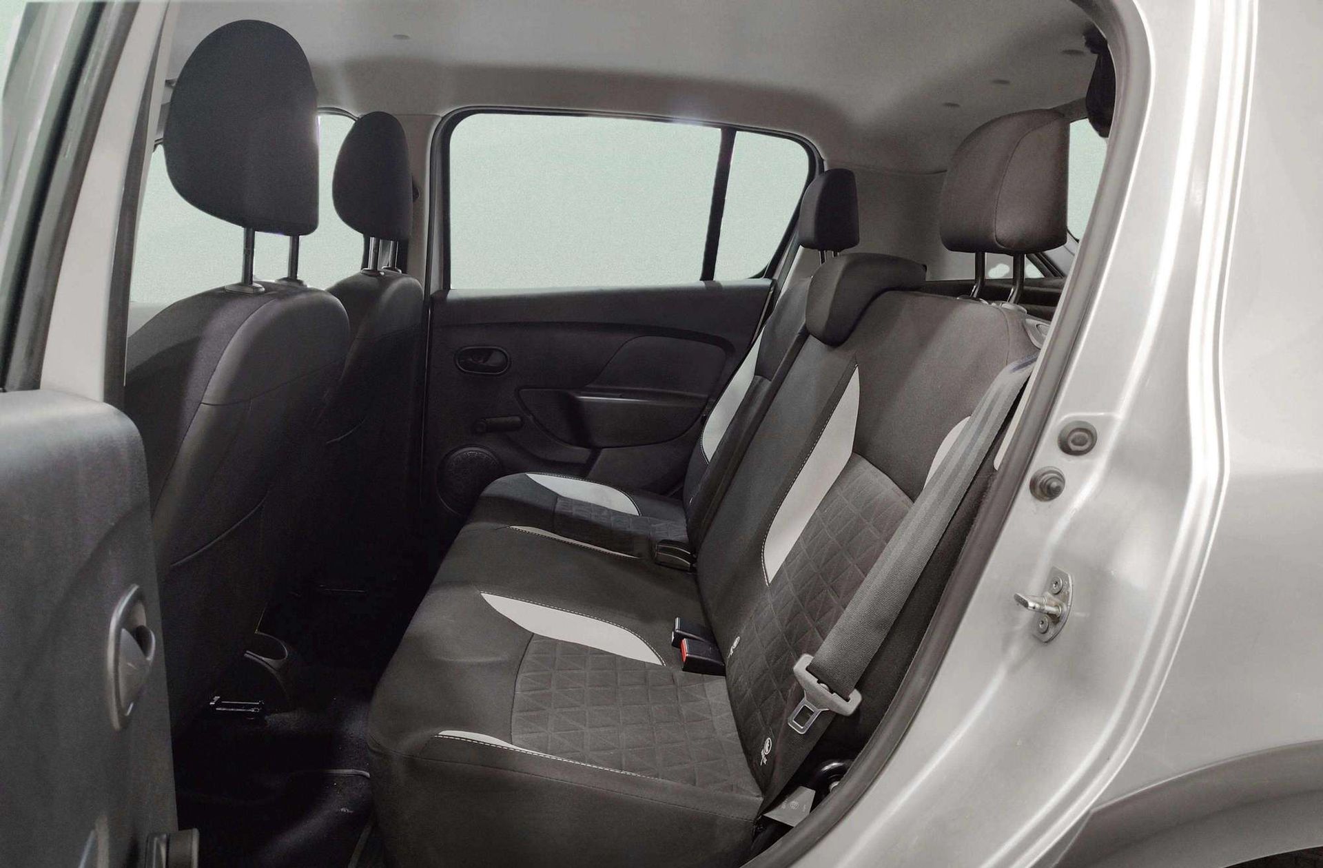Dacia Sandero Stepway TCe - foto 9