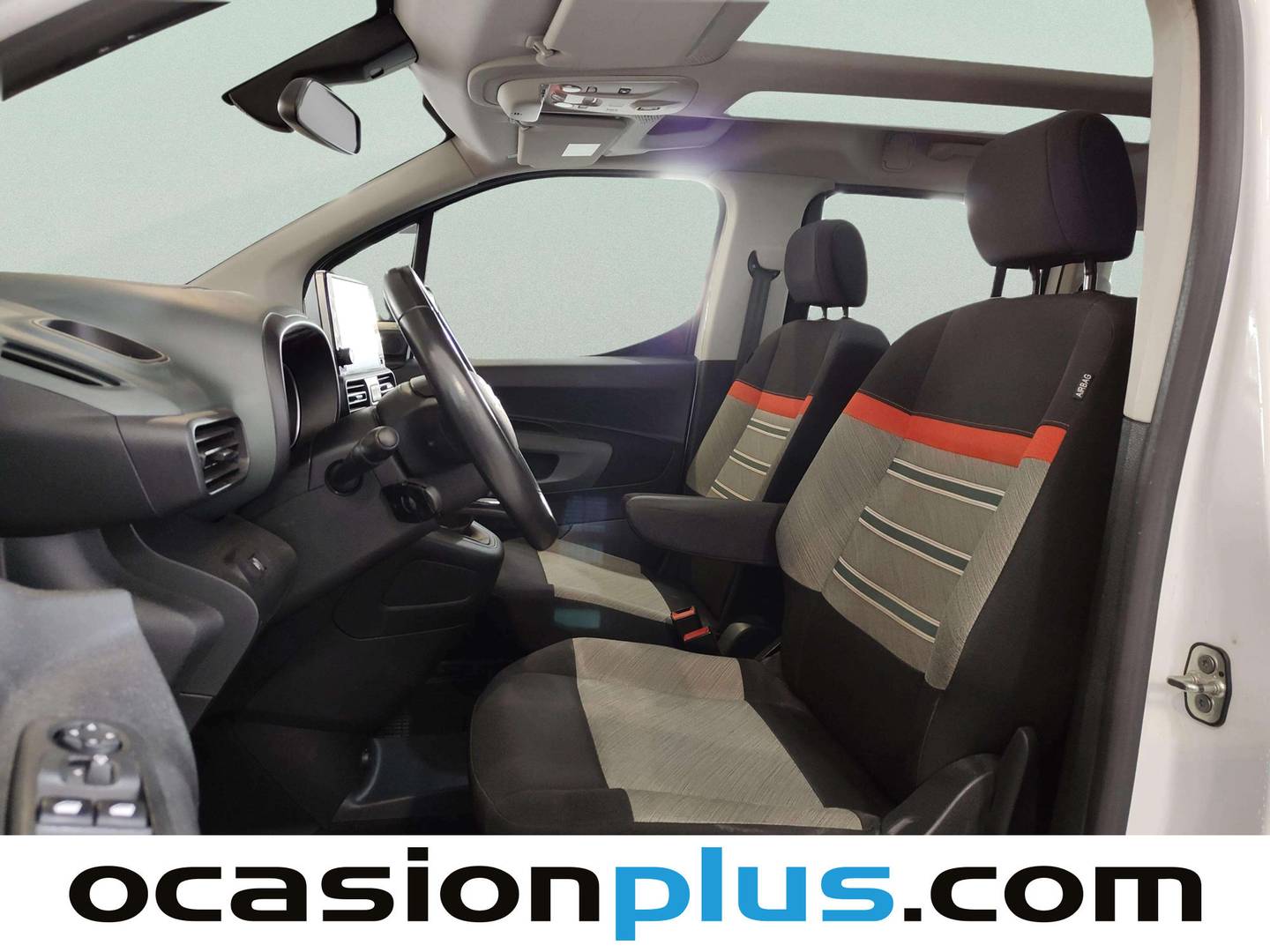 Foto asientos delanteros Citroën Berlingo Citroën Berlingo BlueHDi 100 S&S Talla M Shine (102 CV)