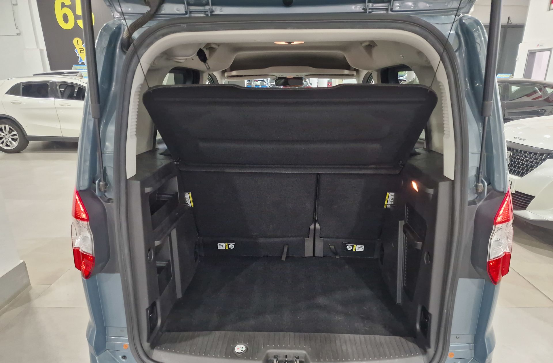 Ford Tourneo Courier 1.0 EcoBoost Titanium - foto 14