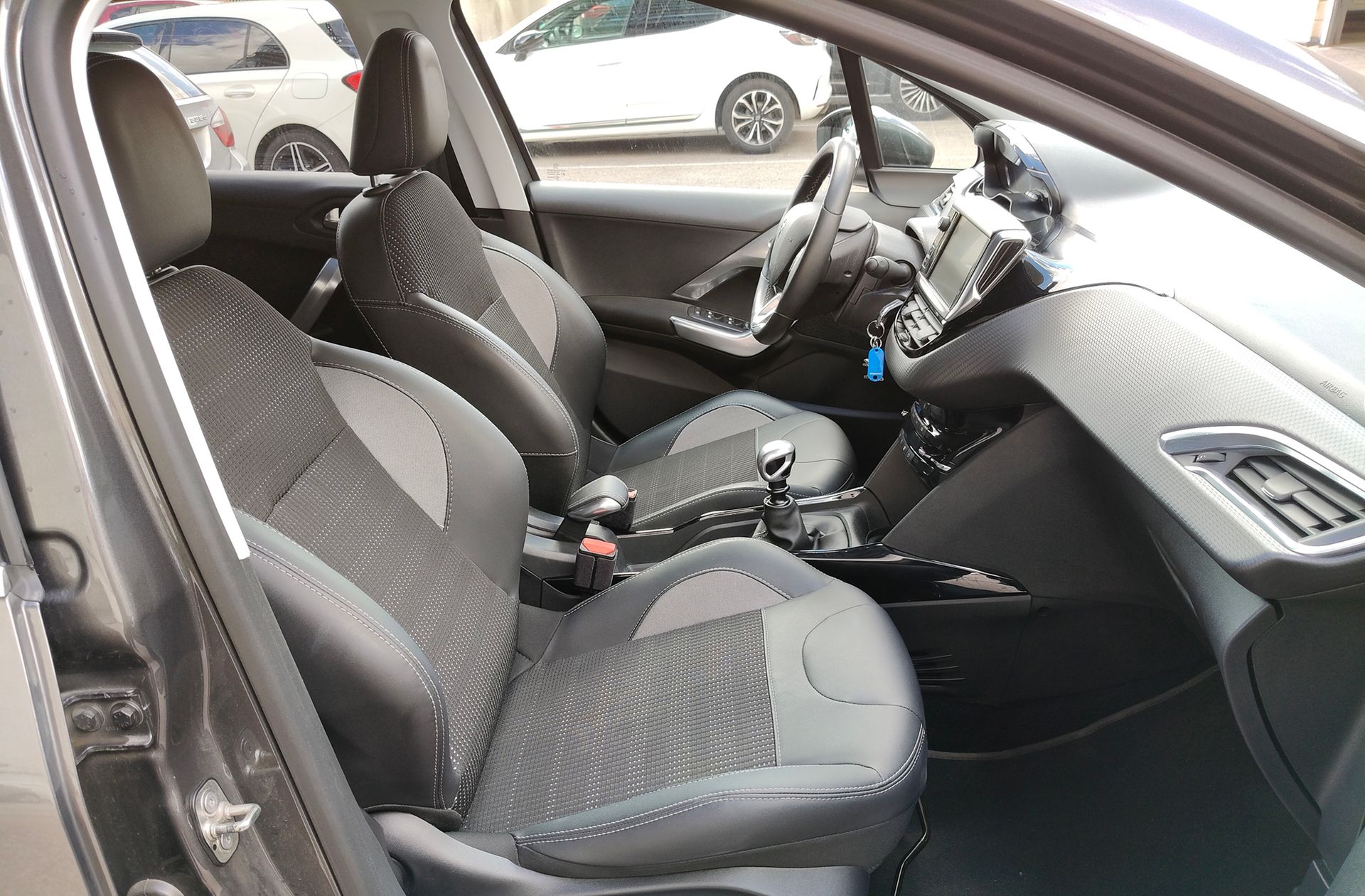 Peugeot 2008 PureTech 110 Allure - foto 17