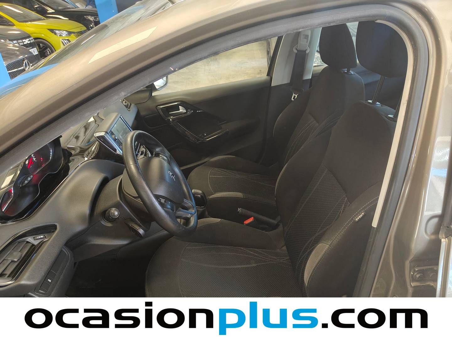 Foto asientos delanteros Peugeot 208 Peugeot 208 1.4 HDi Active (68 CV)