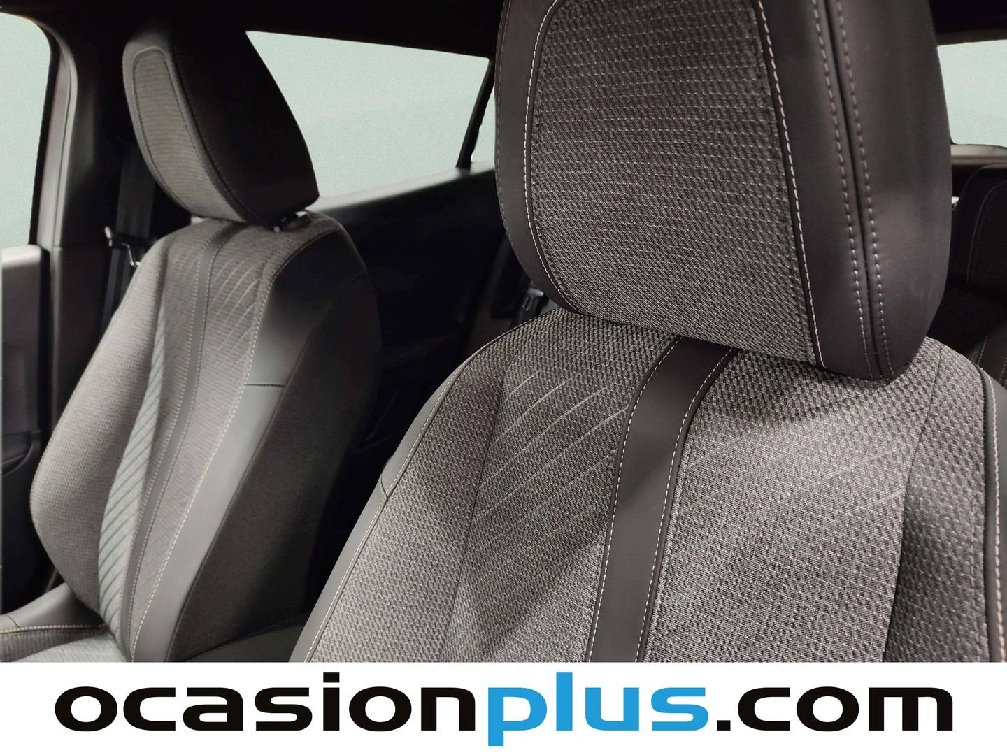 Foto Peugeot 2008 Peugeot 2008 Allure Hybrid eDCS6 (145 CV)