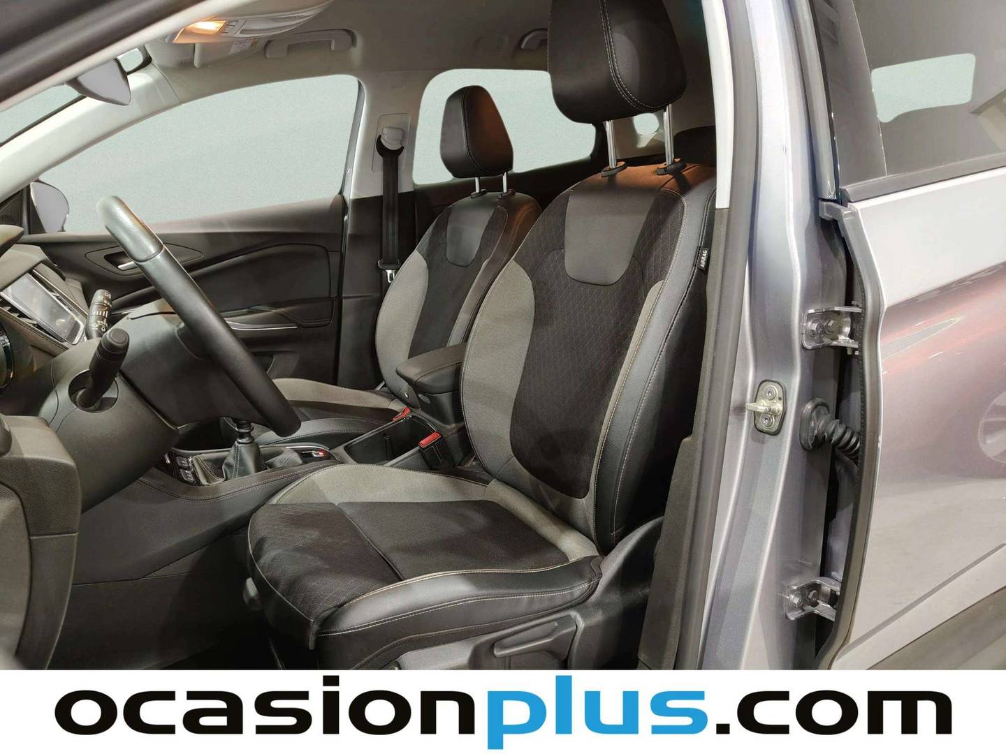 Foto asientos delanteros Opel Grandland X Opel Grandland X 1.2 Turbo 120 Aniversario (130 CV)