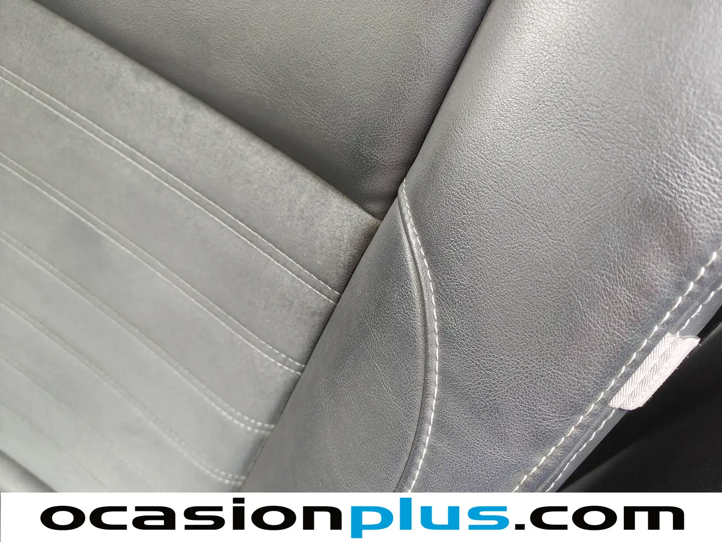 Foto Mitsubishi Outlander Mitsubishi Outlander 2.0 PHEV Kaiteki 4WD Auto (203 CV)