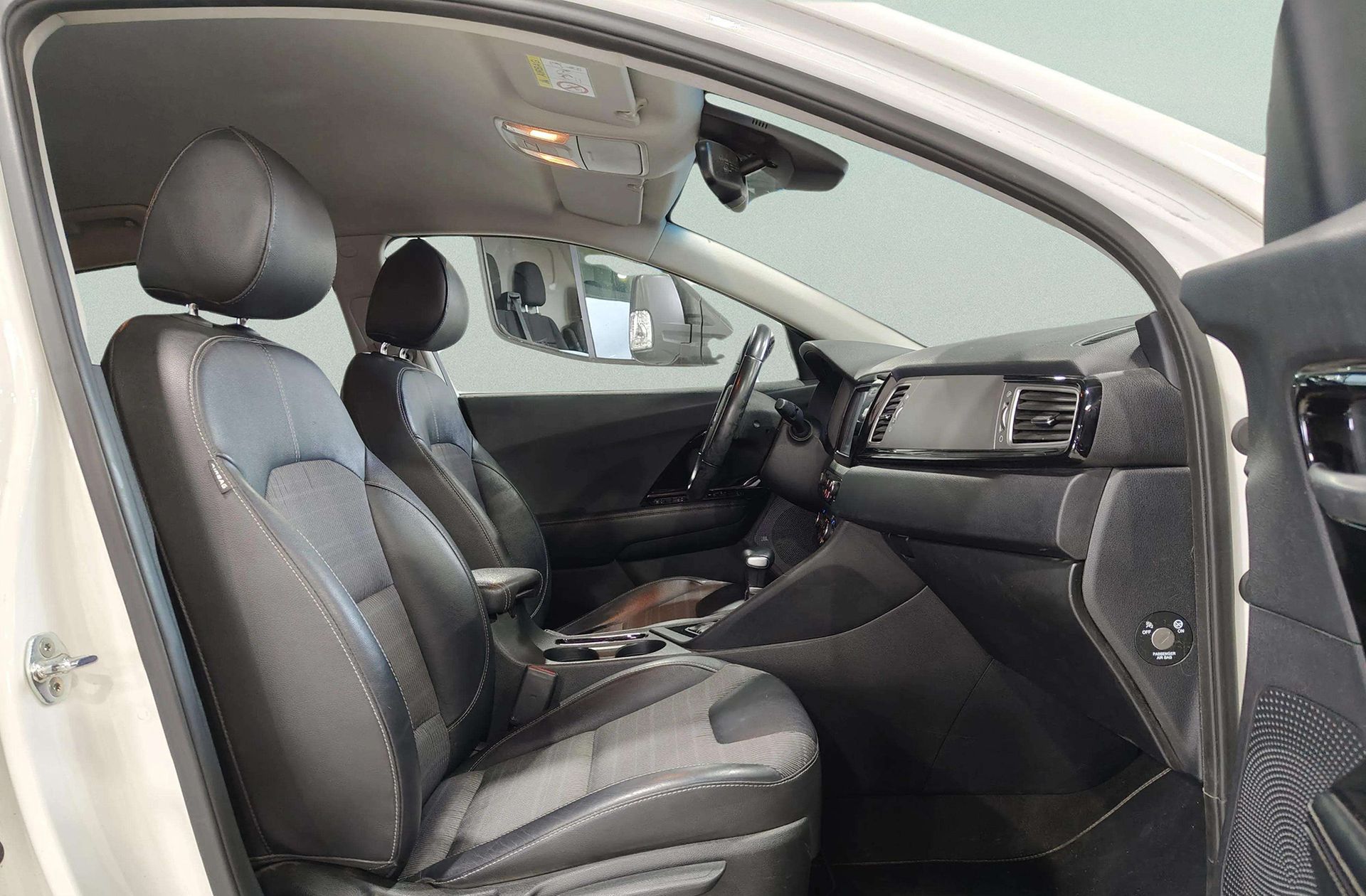 Kia Niro 1.6 GDi HEV Híbrido Emotion - foto 20