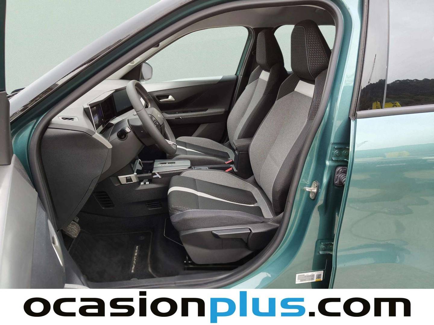 Foto asientos delanteros Opel Frontera Opel Frontera 1.2T XHT Hybrid eDCT6 GS (146 CV)