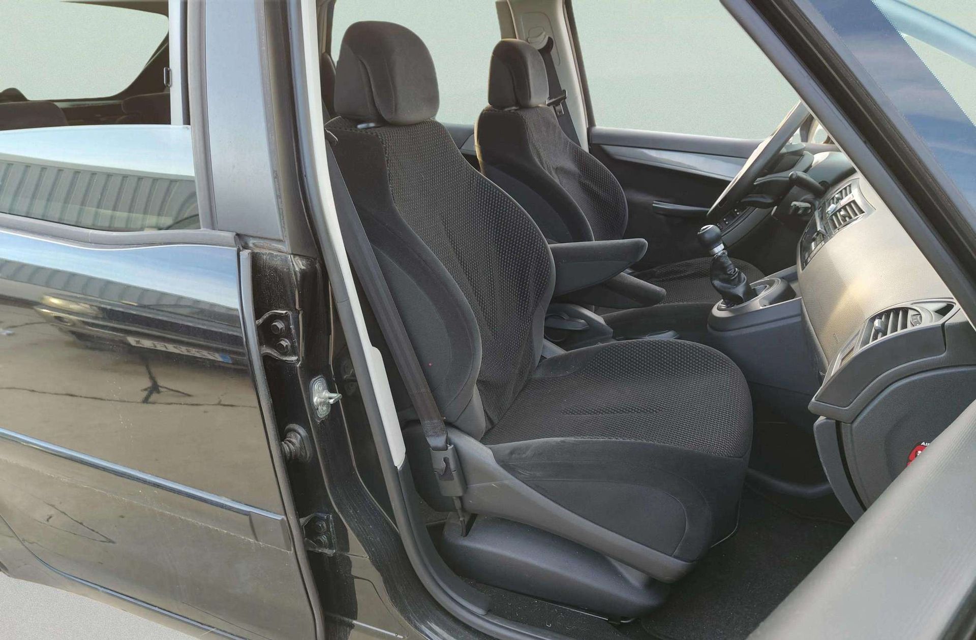 Citroën C4 Picasso 1.6 VTi SX - foto 13