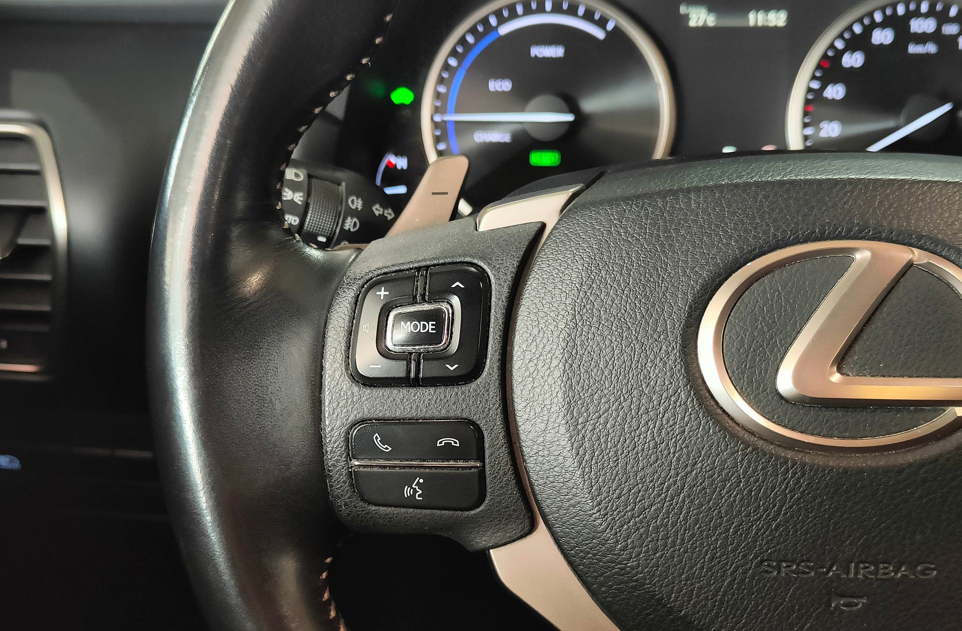 Lexus NX 300h Business Navigation 2WD - foto 28