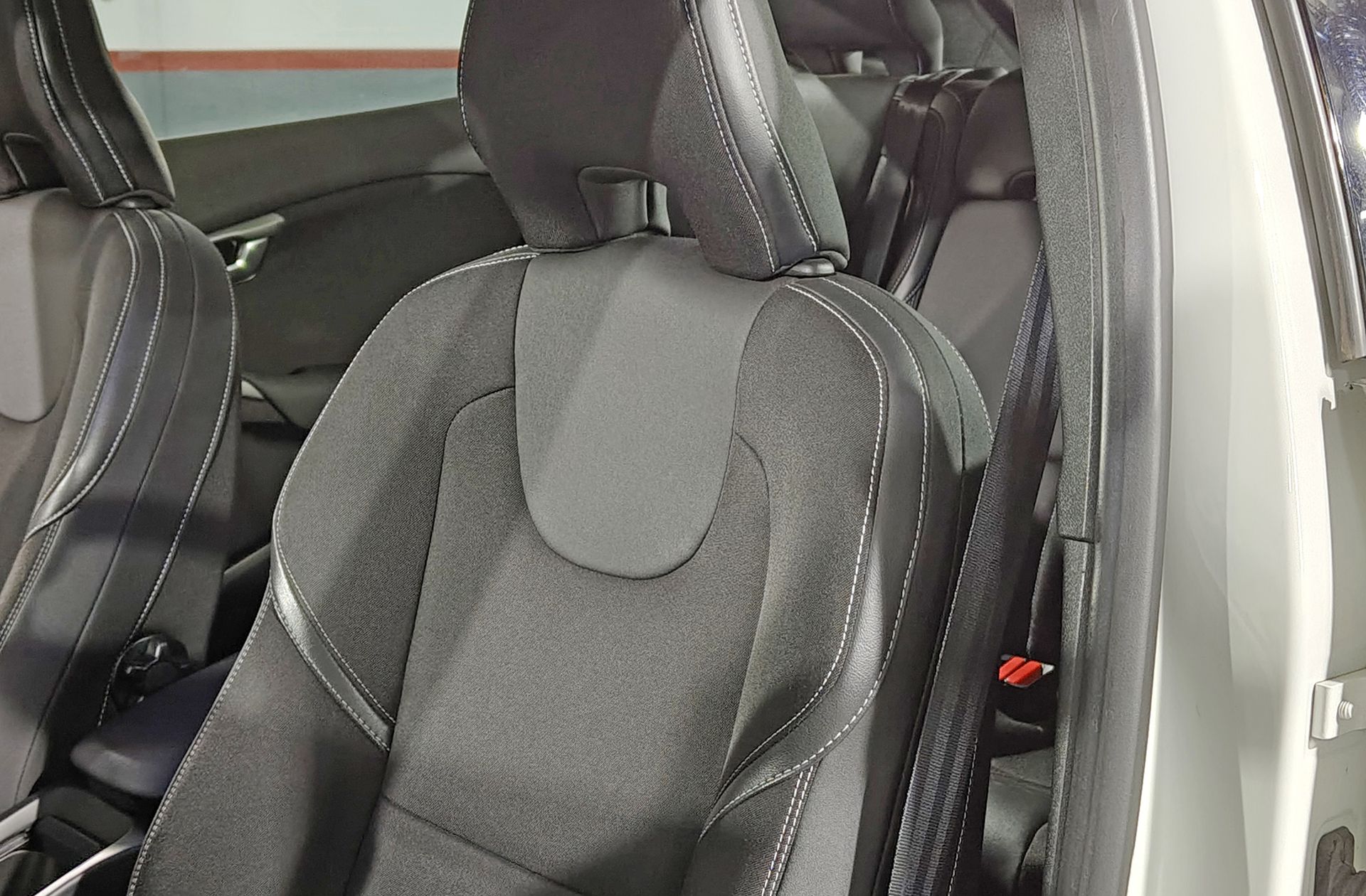 Volvo V40 T2 Momentum - foto 7