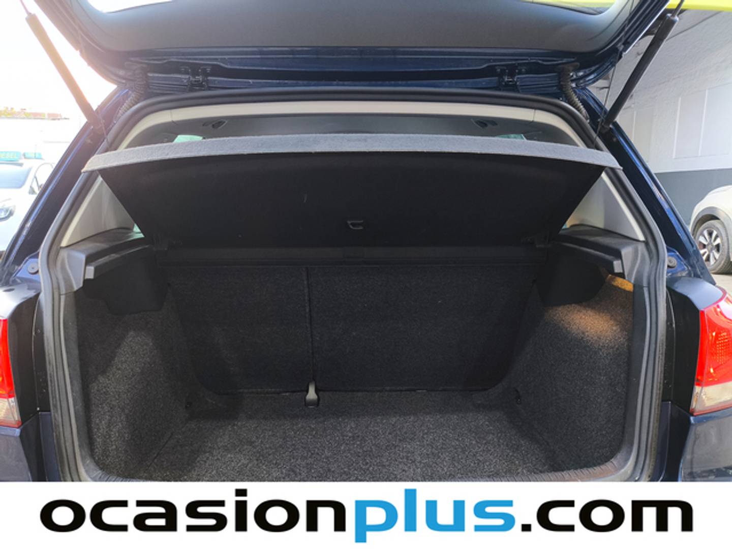 Fotos maletero Volkswagen Golf Volkswagen Golf Advance 1.6 TDI BMT (105 CV) DSG